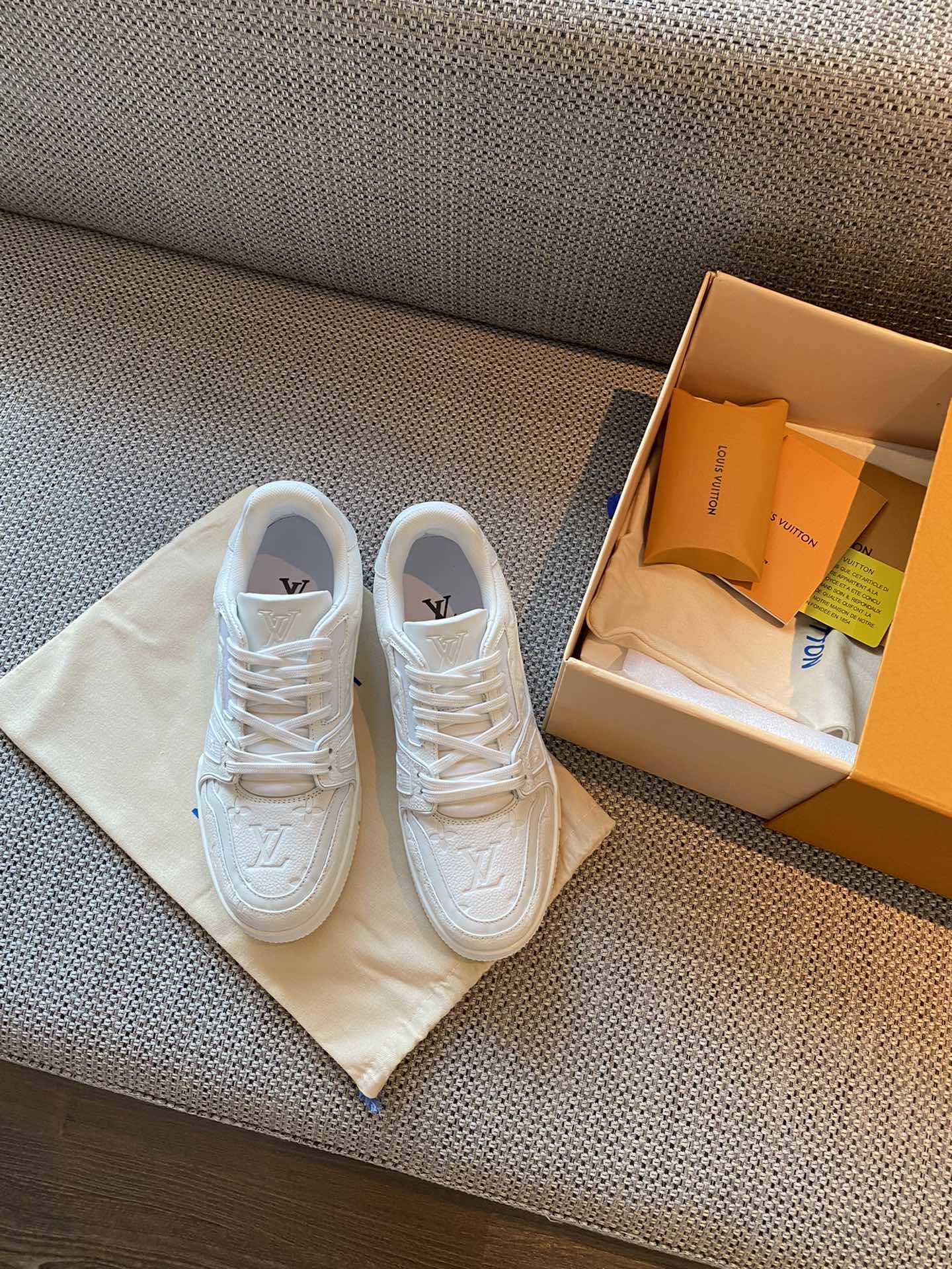 Louis Vuitton LV TRAINERS SNEAKER 9 - vstockx