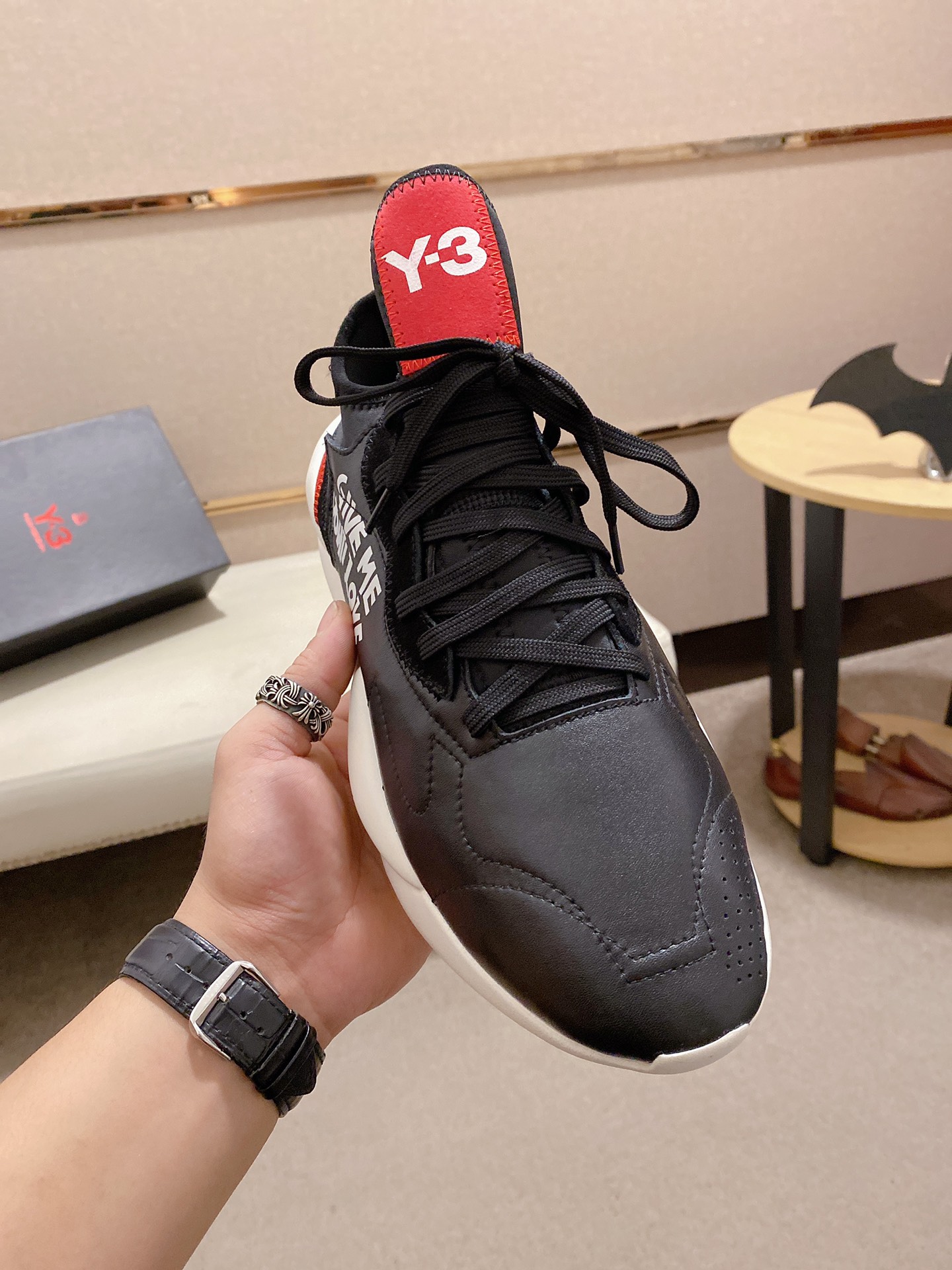 Y-3 Kaiwa Lace-Up Sneakers 19 - vstockx