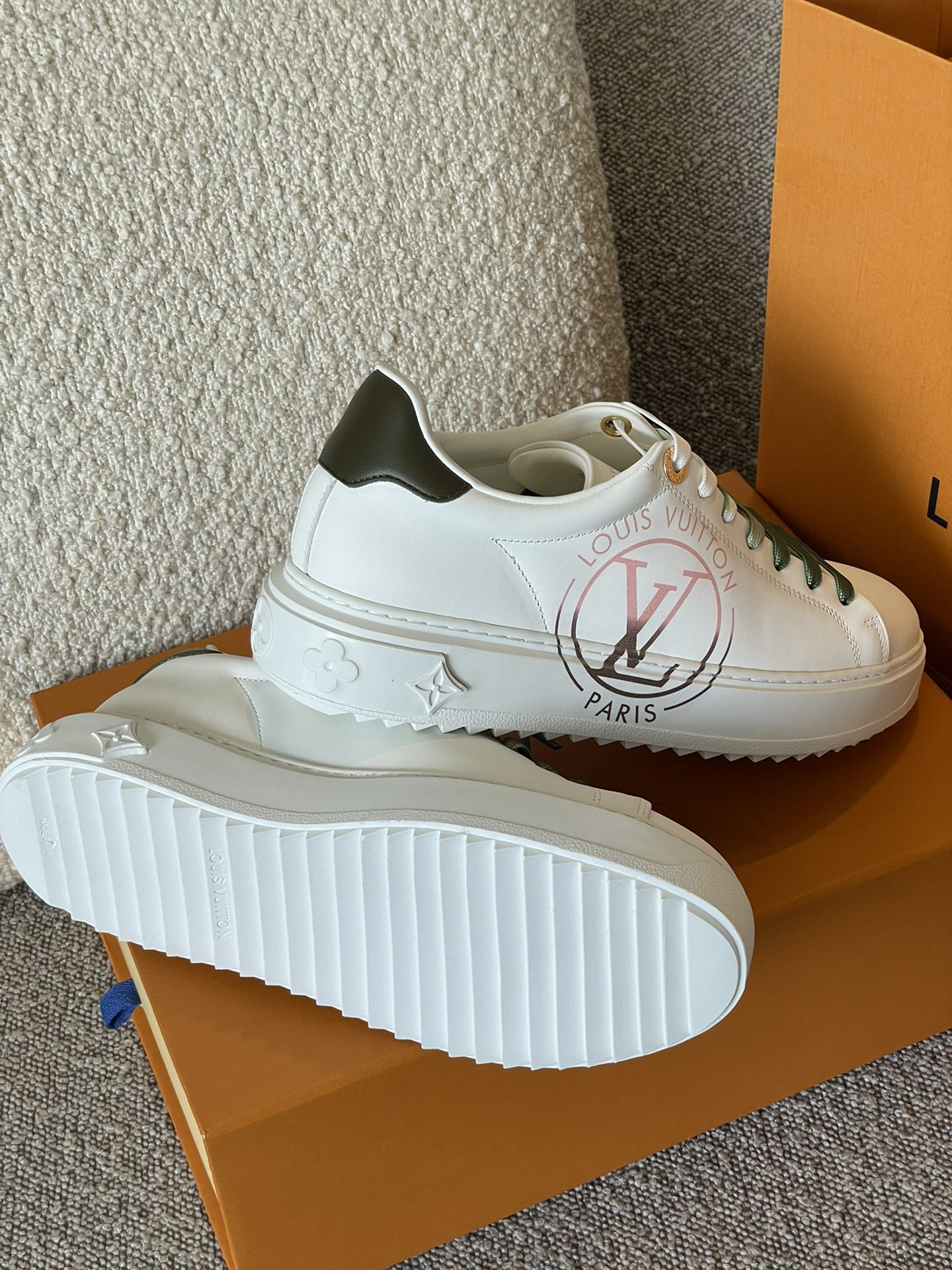 Louis Vuitton TIME OUT TRAINERS 1 - vstockx