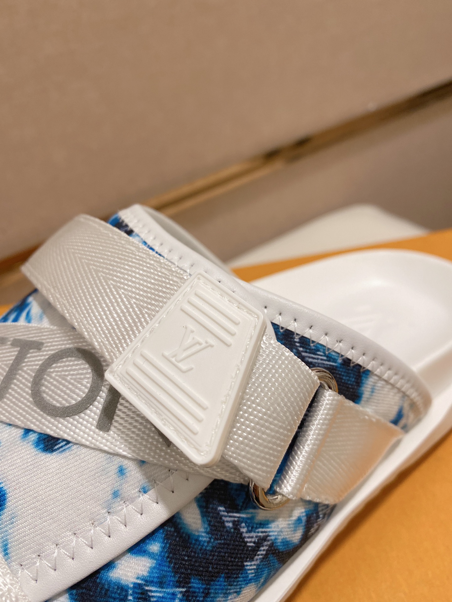 Louis Vuitton Honolulu Sneaker 7 - vstockx