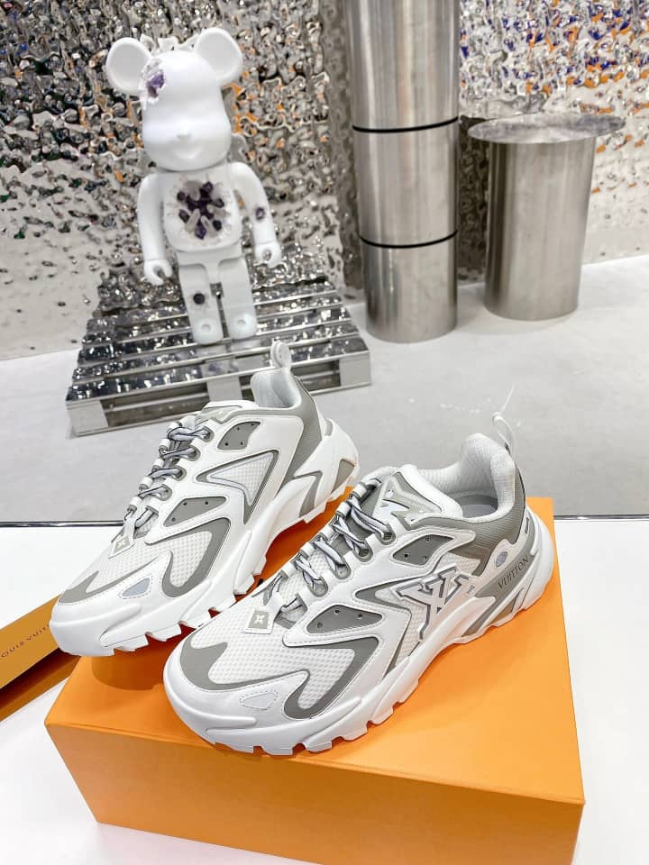Louis Vuitton LV Runner Tatic Sneaker White - vstockx