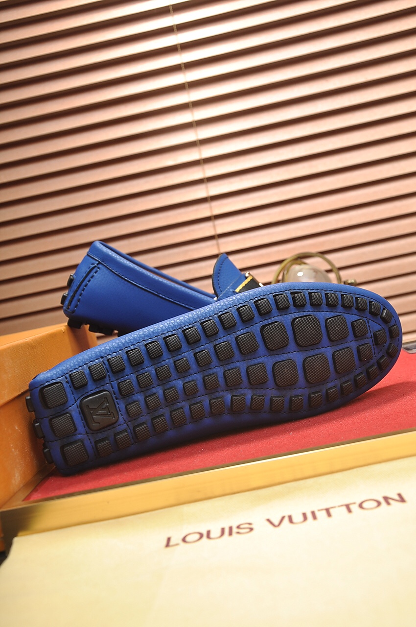 Louis Vuitton Leather Boots 22 - vstockx