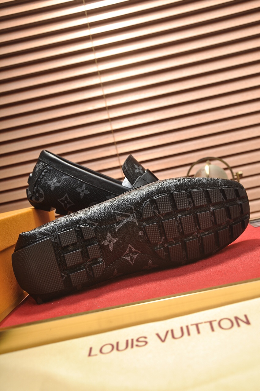 Louis Vuitton Leather Boots 33 - vstockx