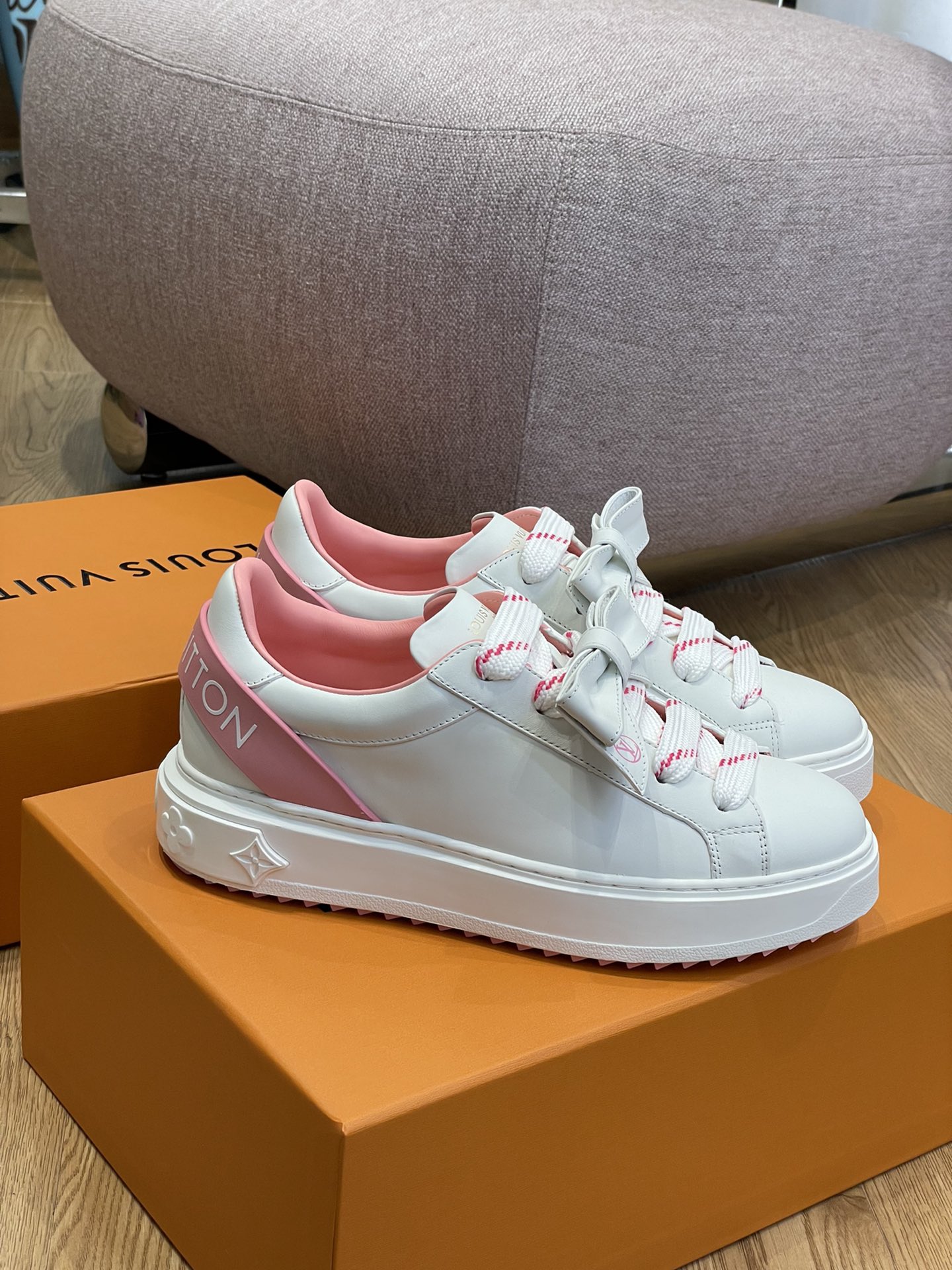 Louis Vuitton SNEAKER 4 - vstockx