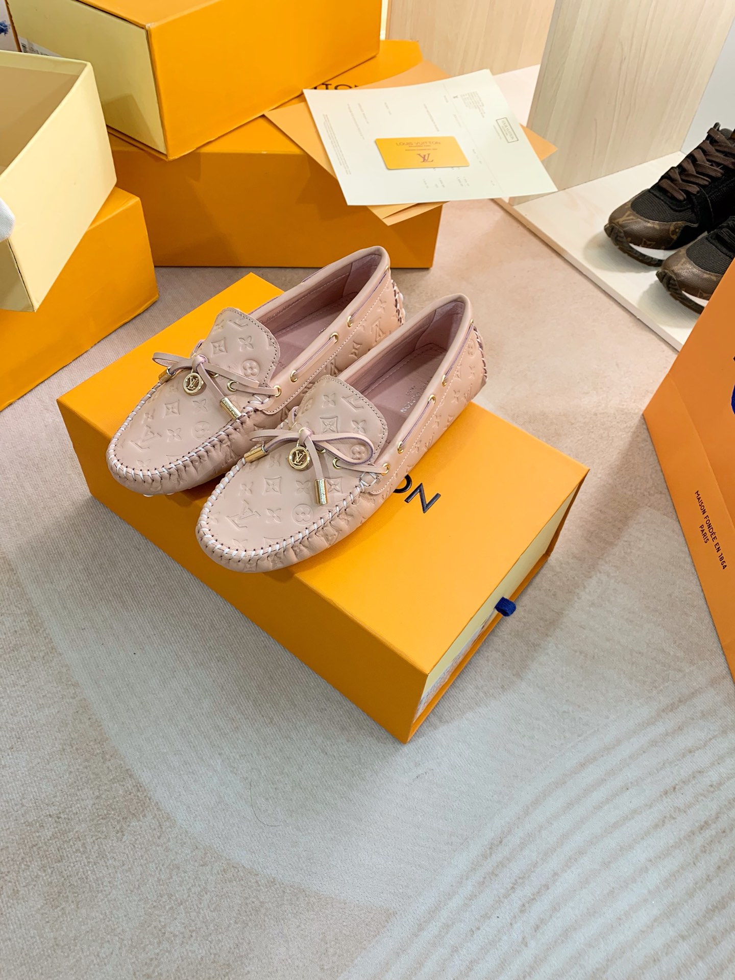 Louis Vuitton GLORIA FLAT LOAFERS WOMEN 11 - vstockx