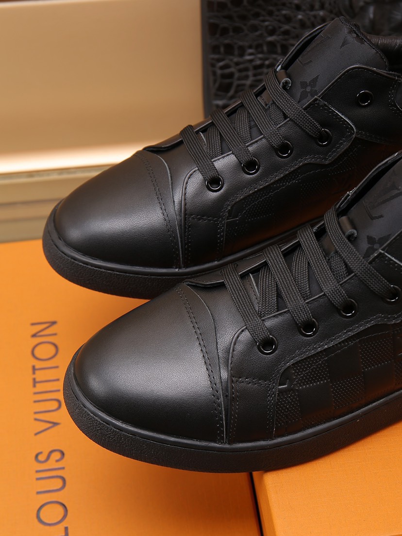 Louis Vuitton Low Top sneaker 4 - vstockx