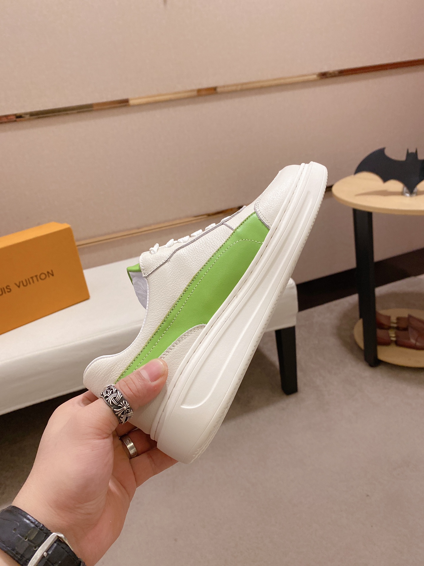 Louis Vuitton Low Top sneaker 120 - vstockx