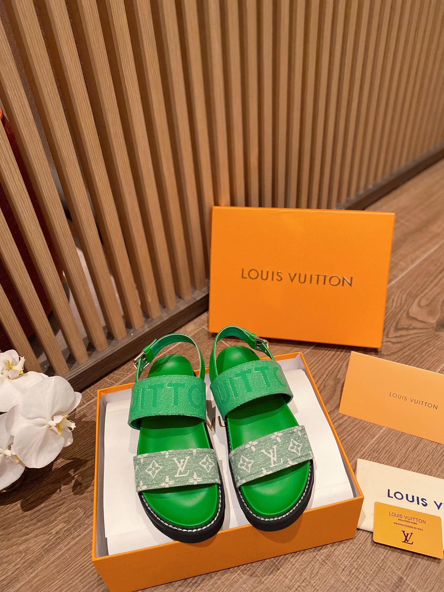 Louis Vuitton PASEO FLAT COMFORT SANDALS WOMEN 8 - vstockx