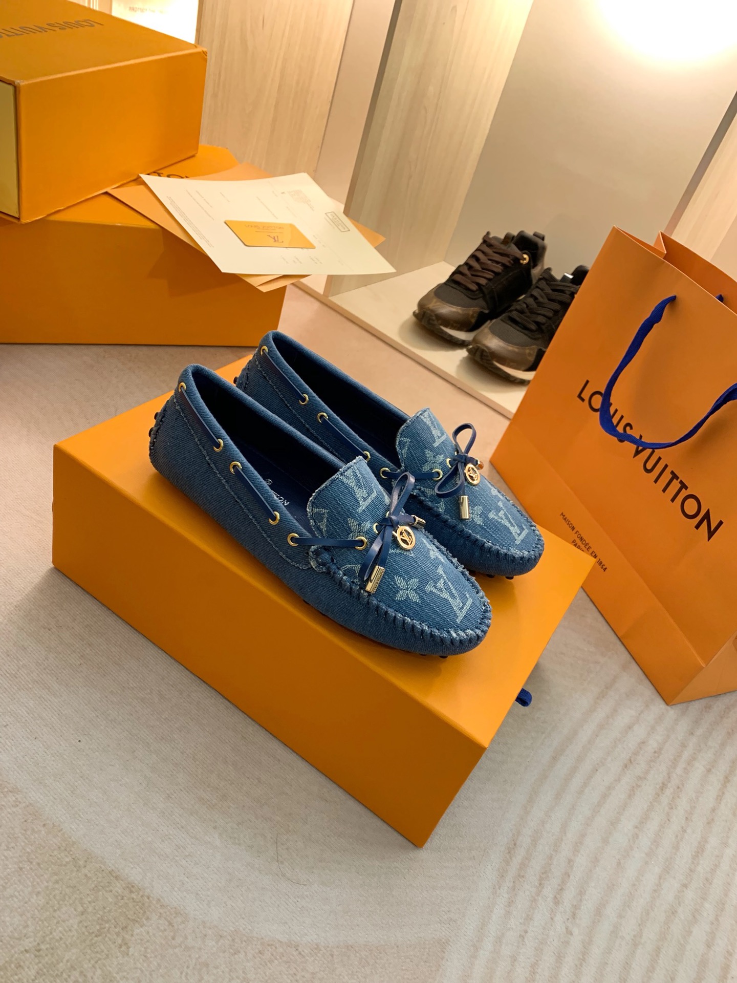 Louis Vuitton GLORIA FLAT LOAFERS WOMEN 11 - vstockx