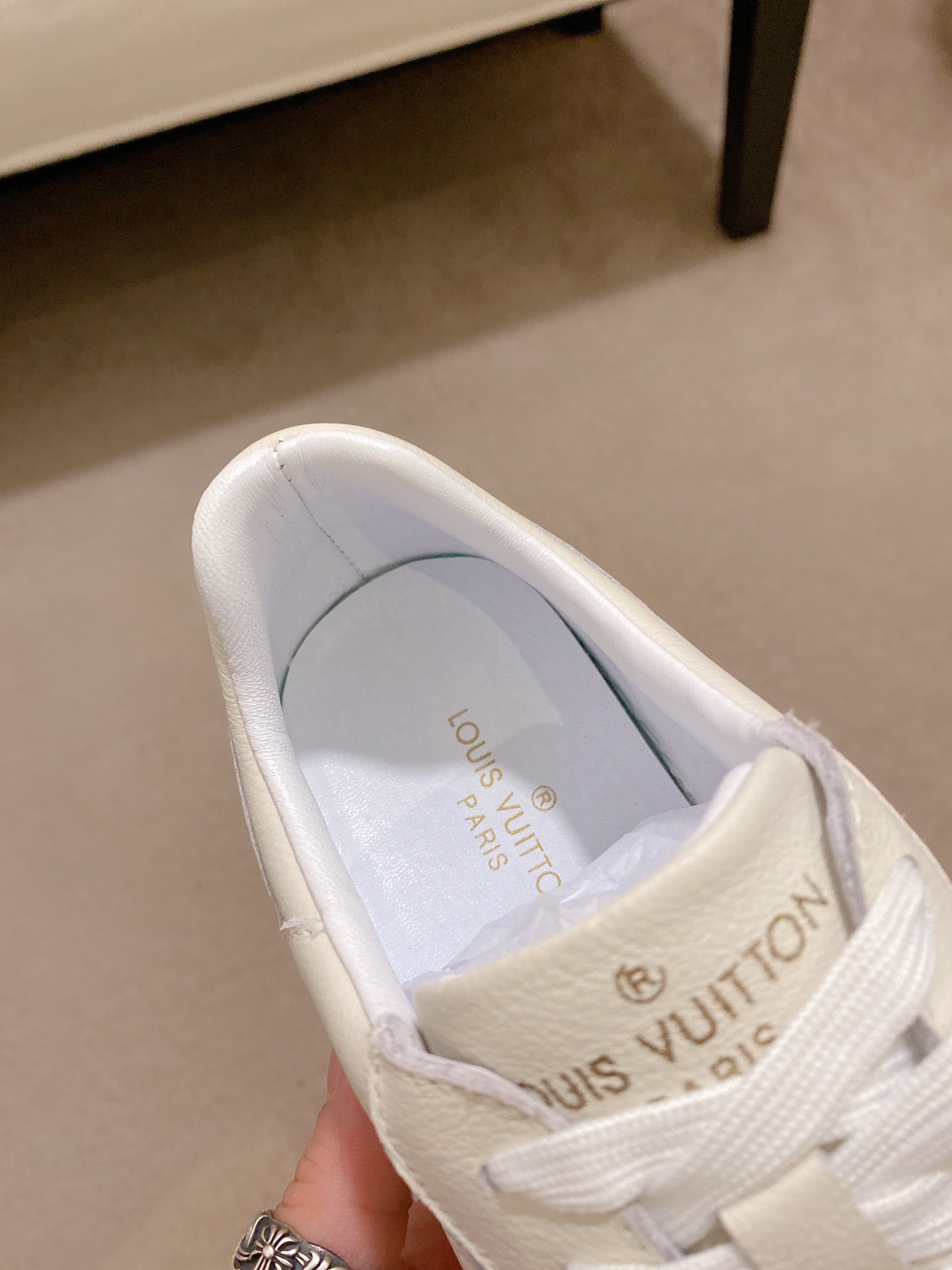 Louis Vuitton Low Top sneaker 125 - vstockx