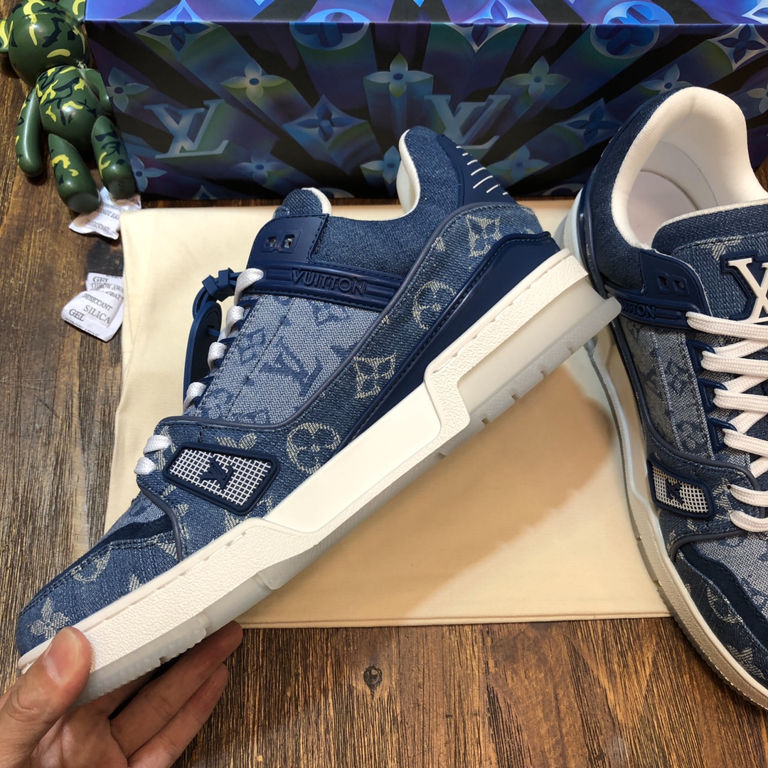 Louis Vuitton Trainer Sneakers 22 - vstockx
