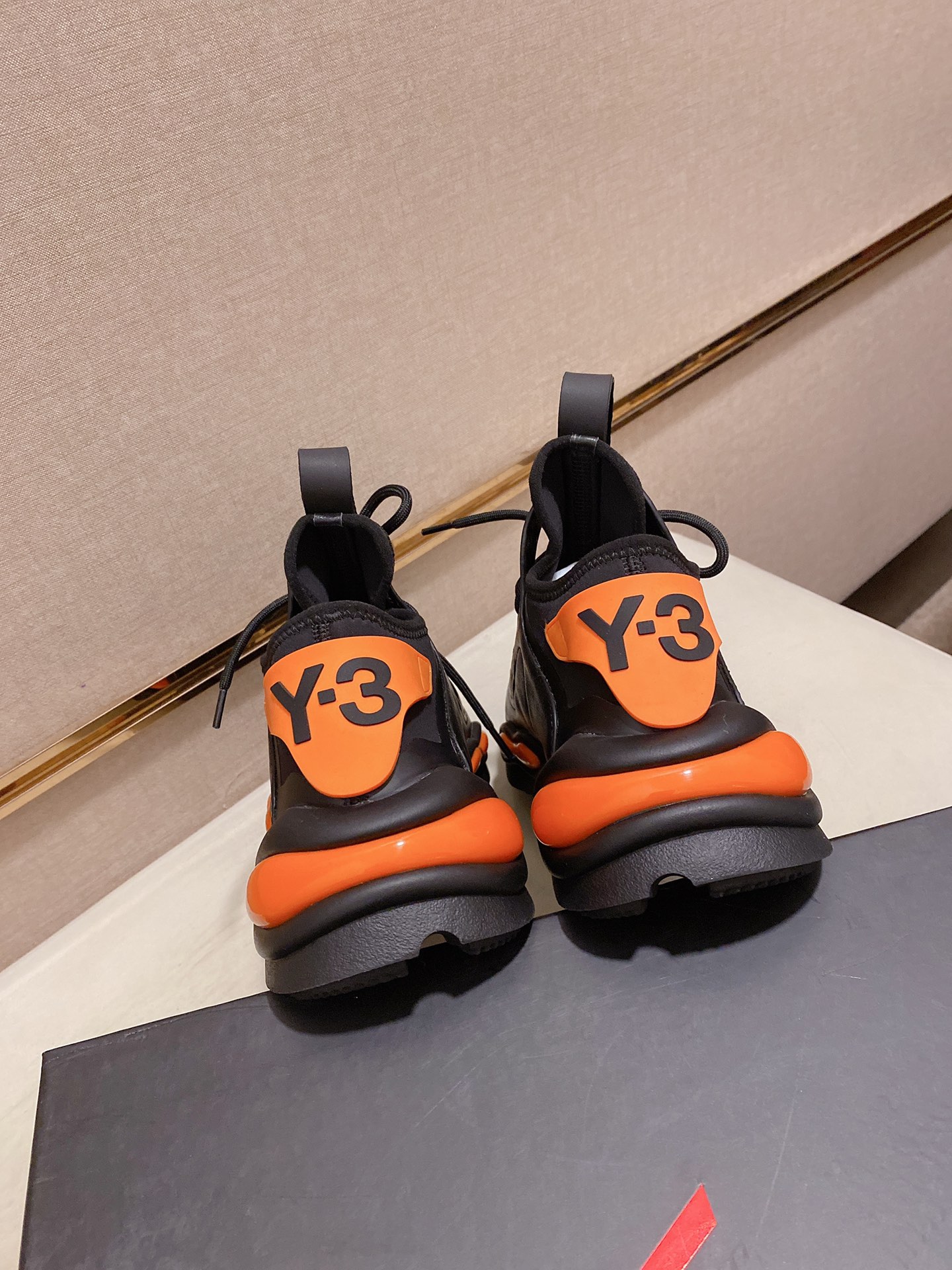 Y-3 Kaiwa Lace-Up Sneakers 7 - vstockx