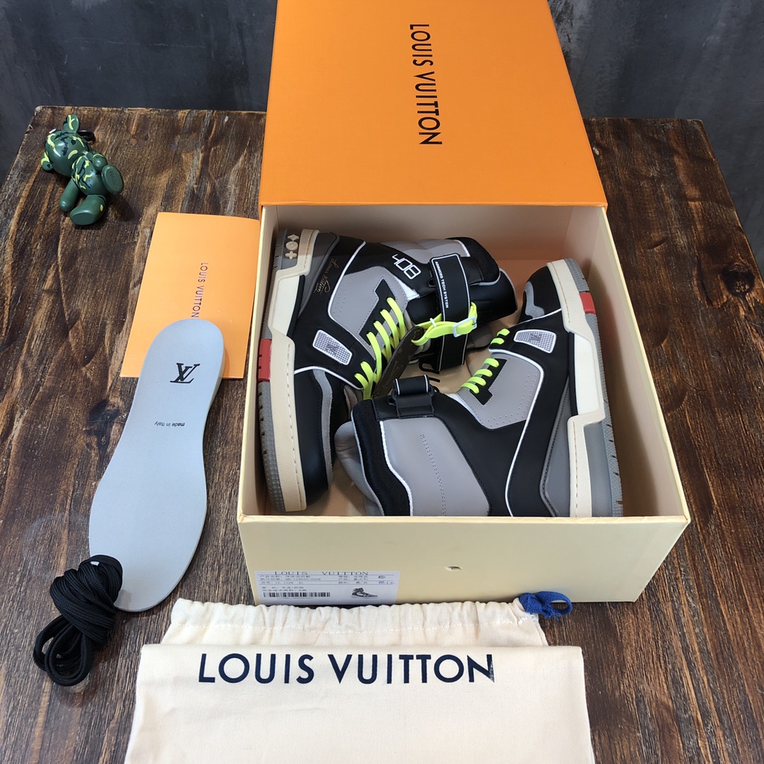 Louis Vuitton Trainer Sneakers 15 - vstockx