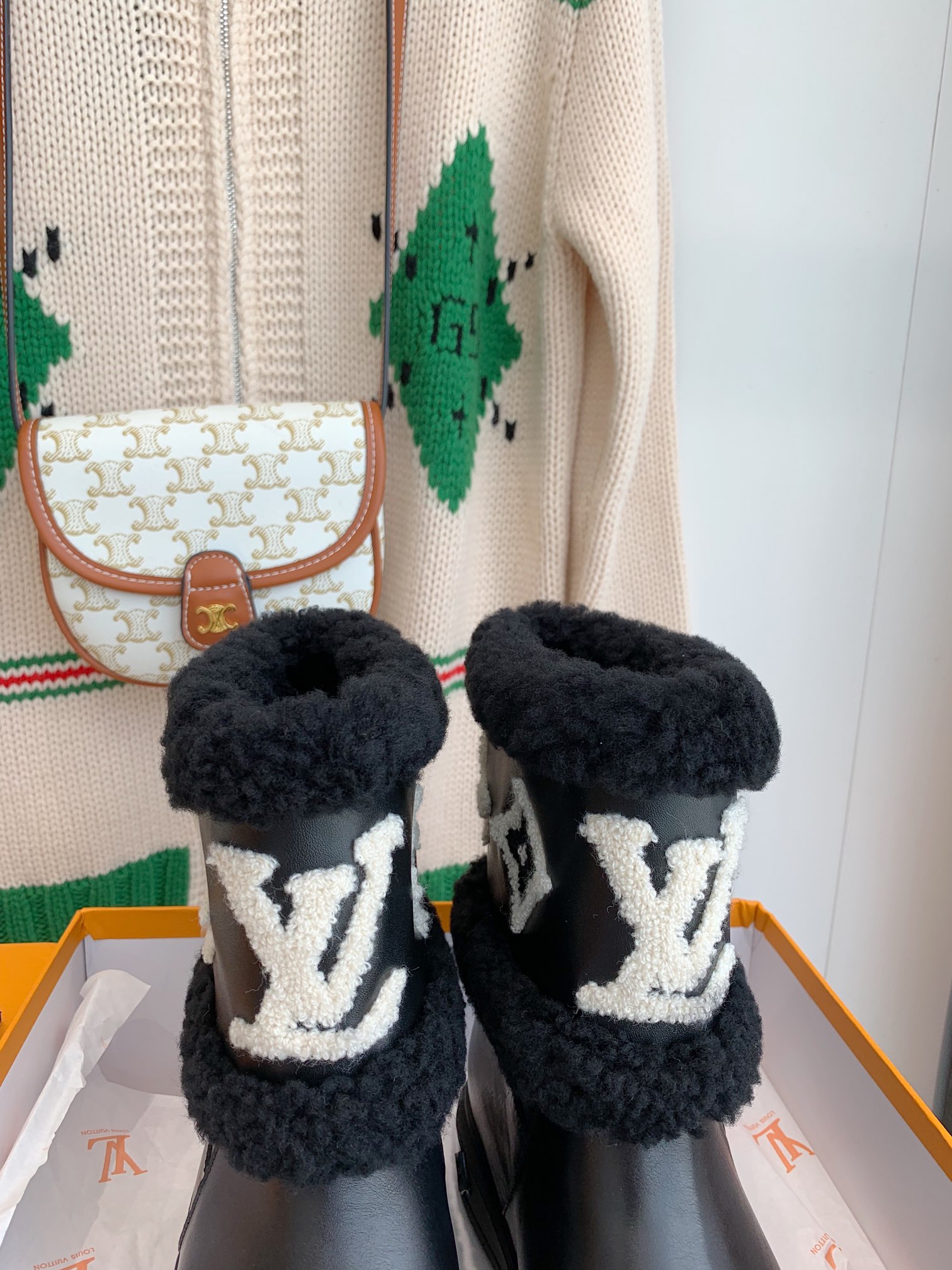 Louis Vuitton SNOWDROP FLAT ANKLE BOOTS WOMEN 13 - vstockx