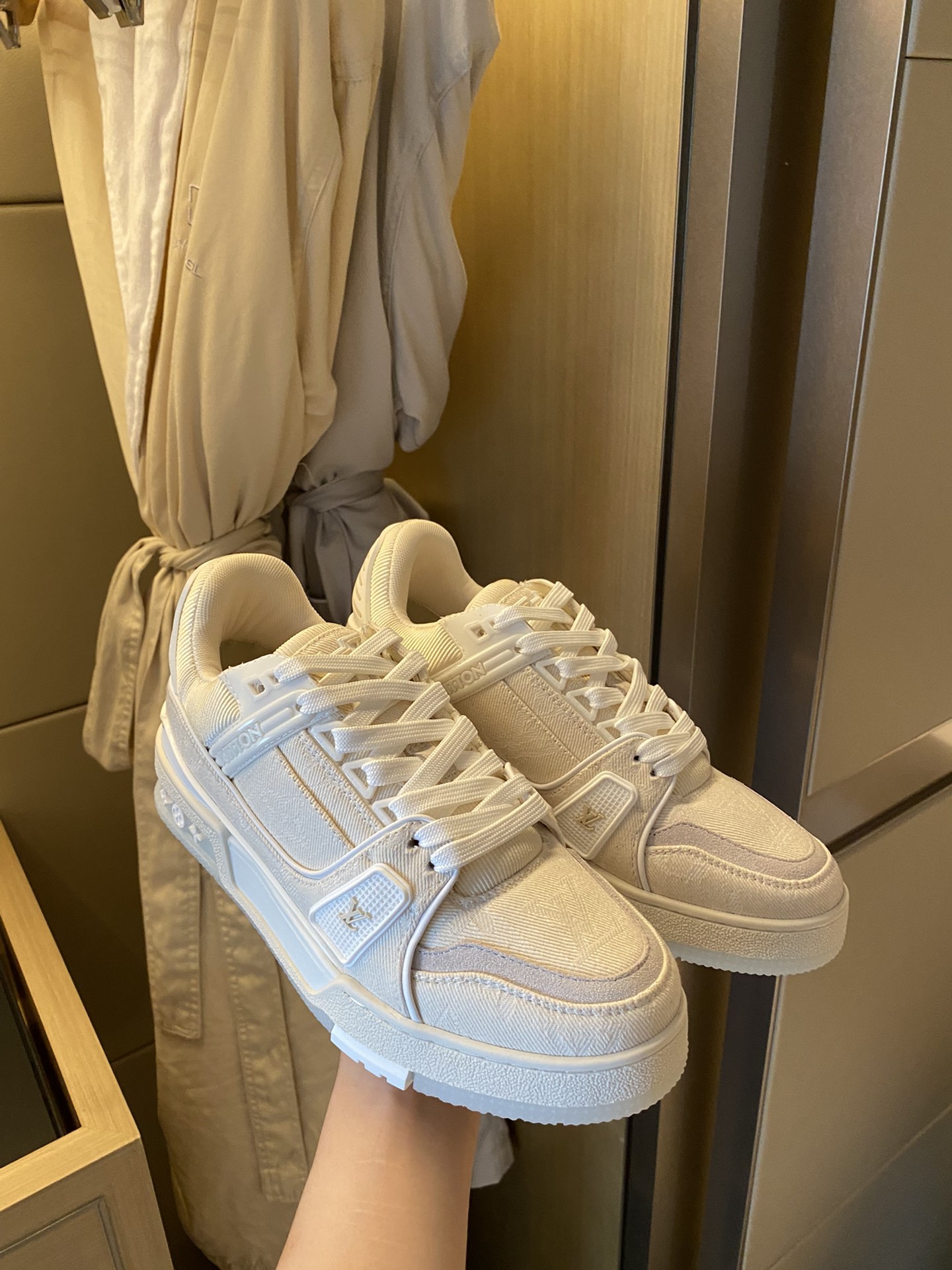 Louis Vuitton LV TRAINERS SNEAKER 9 - vstockx