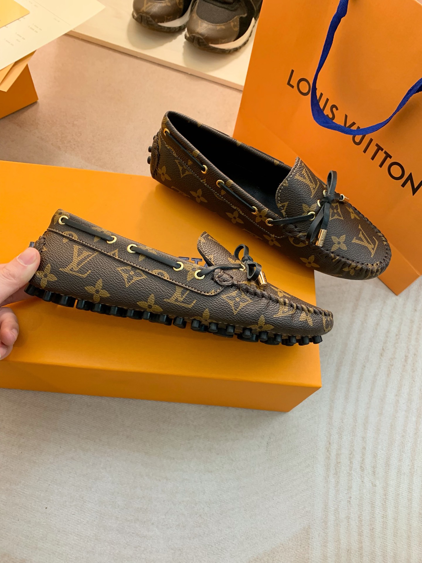 Louis Vuitton GLORIA FLAT LOAFERS WOMEN 11 - vstockx