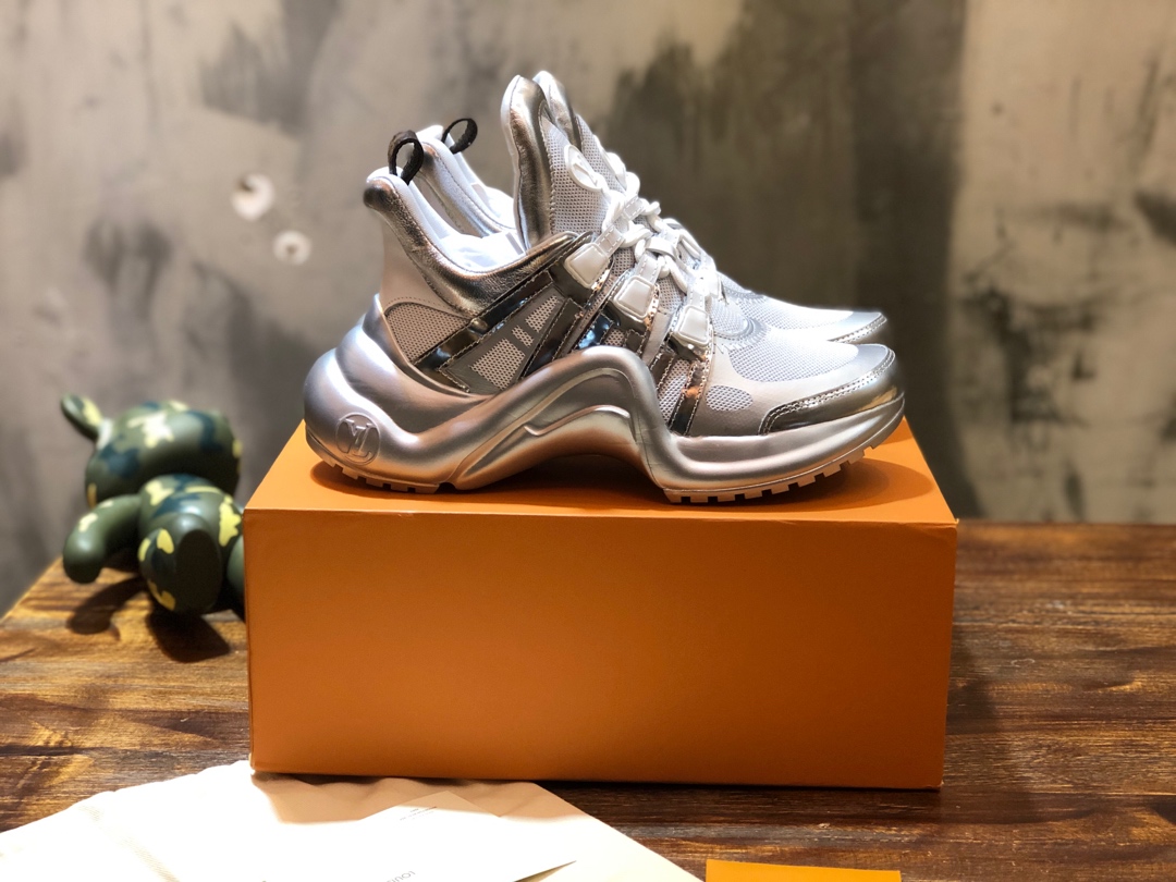 Louis Vuitton Archlight 25 - vstockx