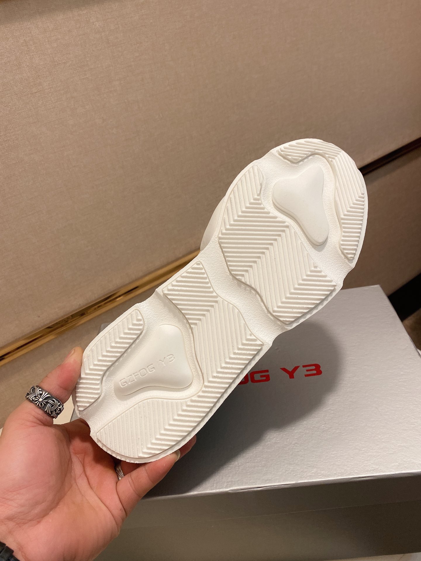 Y-3 Kaiwa Lace-Up Sneakers 40 - vstockx