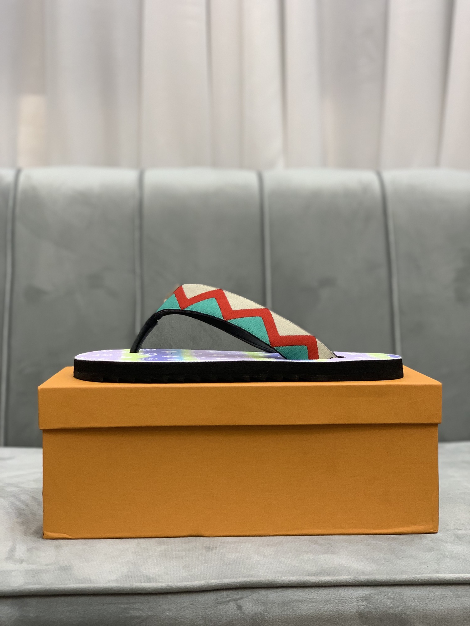 Louis Vuitton Slipper 42 - vstockx