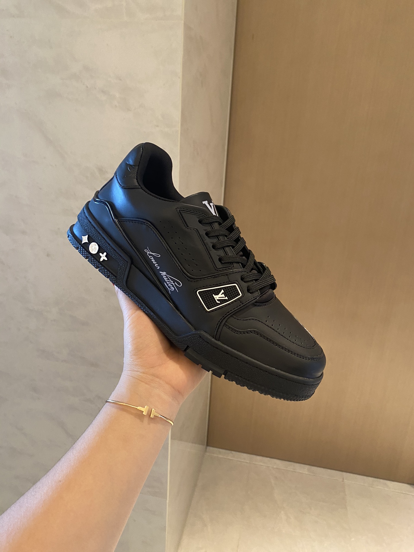 Louis Vuitton LV TRAINERS SNEAKER 9 - vstockx