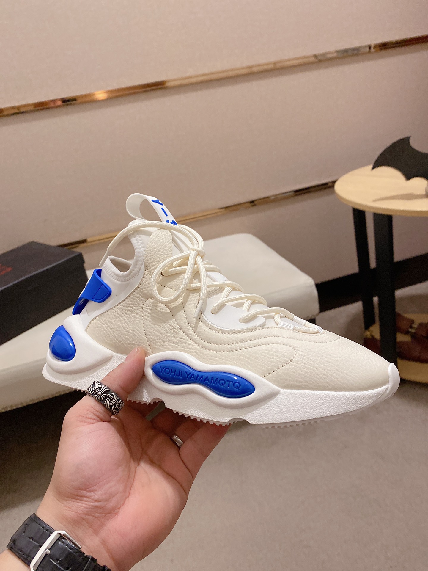 Y-3 Kaiwa Lace-Up Sneakers 6 - vstockx