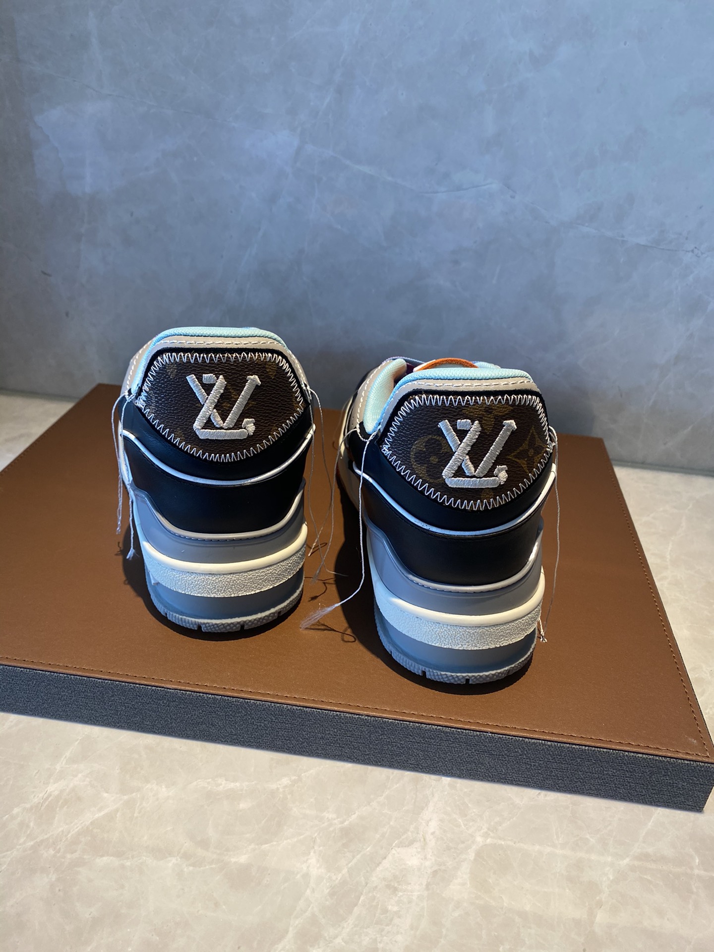 Louis Vuitton LV TRAINERS SNEAKER 9 - vstockx
