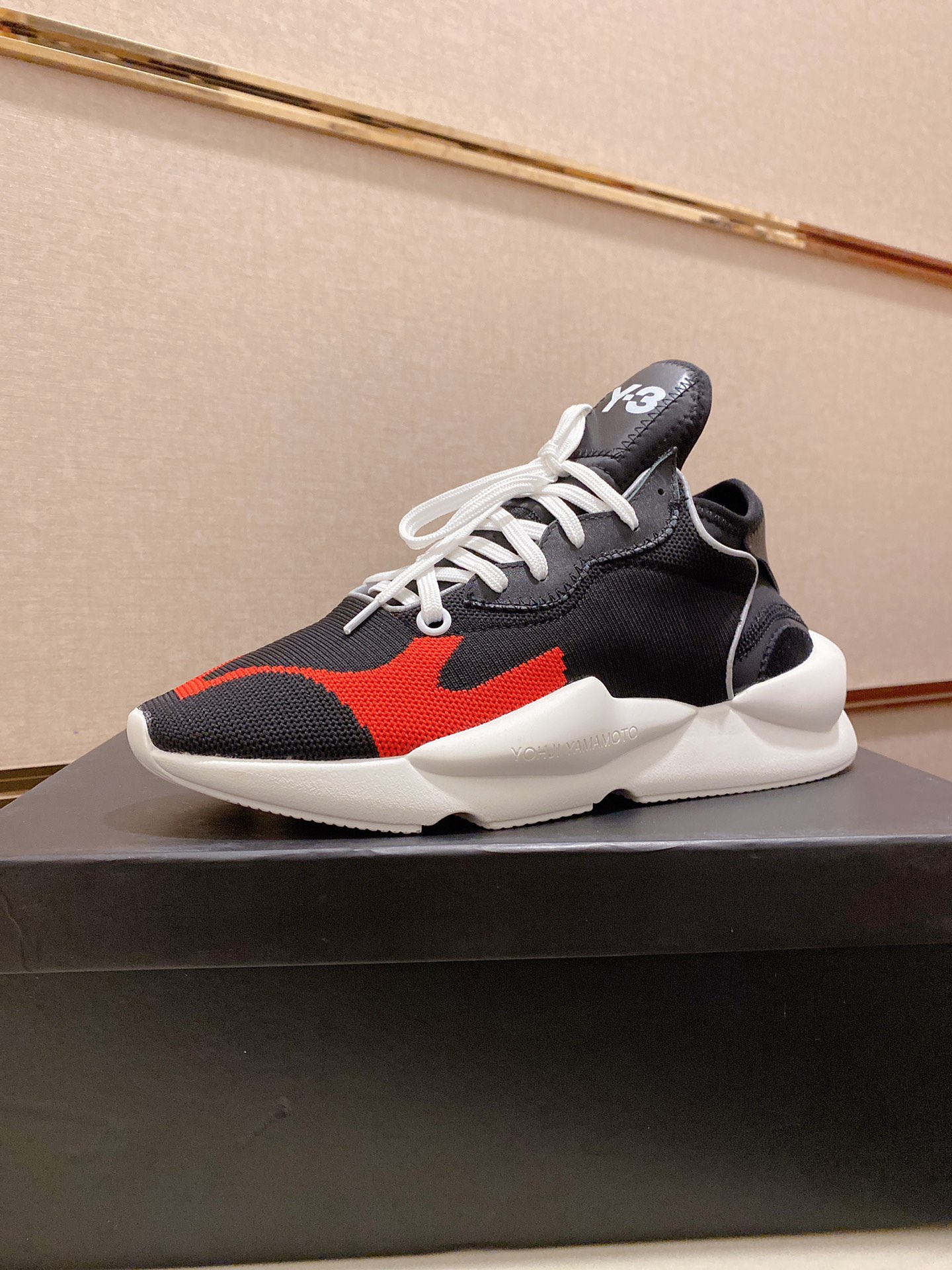 Y-3 Kaiwa Lace-Up Sneakers 13 - vstockx