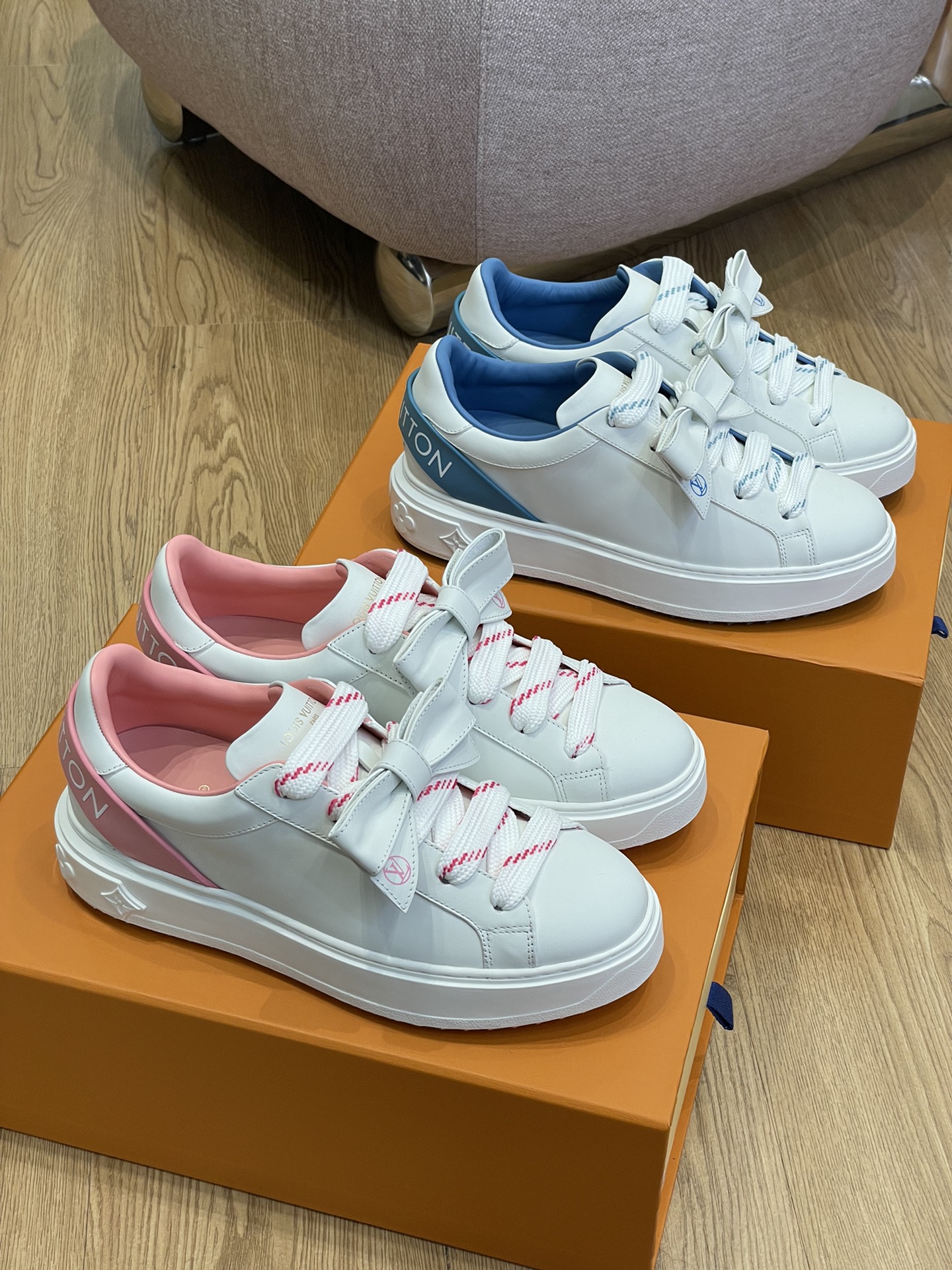 Louis Vuitton SNEAKER 4 - vstockx