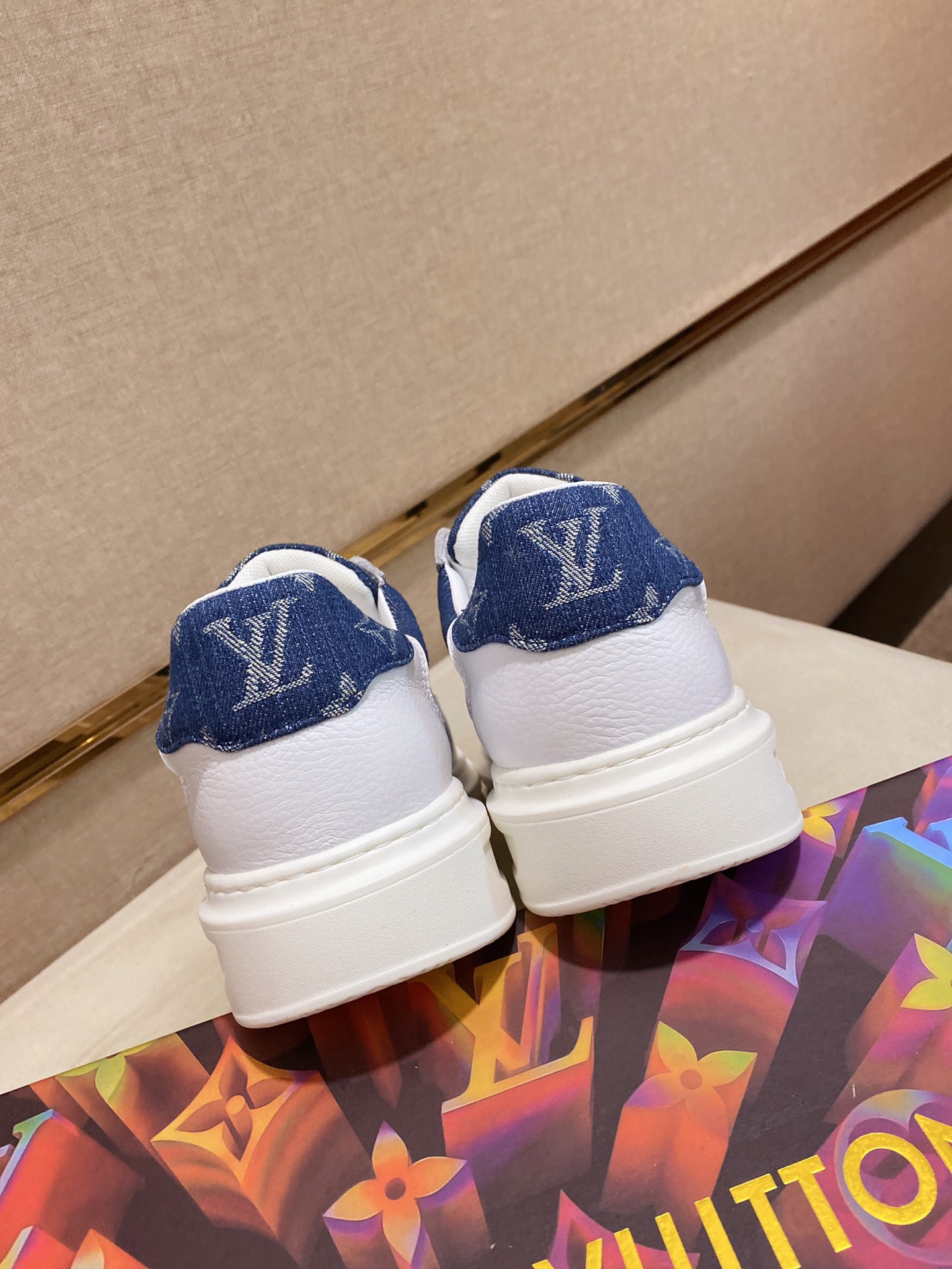 Louis Vuitton Low Top sneaker 108 - vstockx