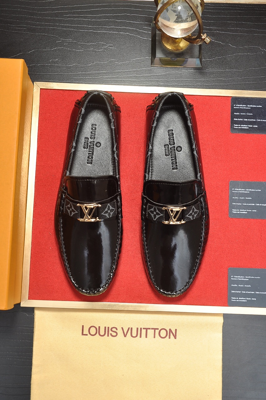 Louis Vuitton Leather Boots 18 - vstockx
