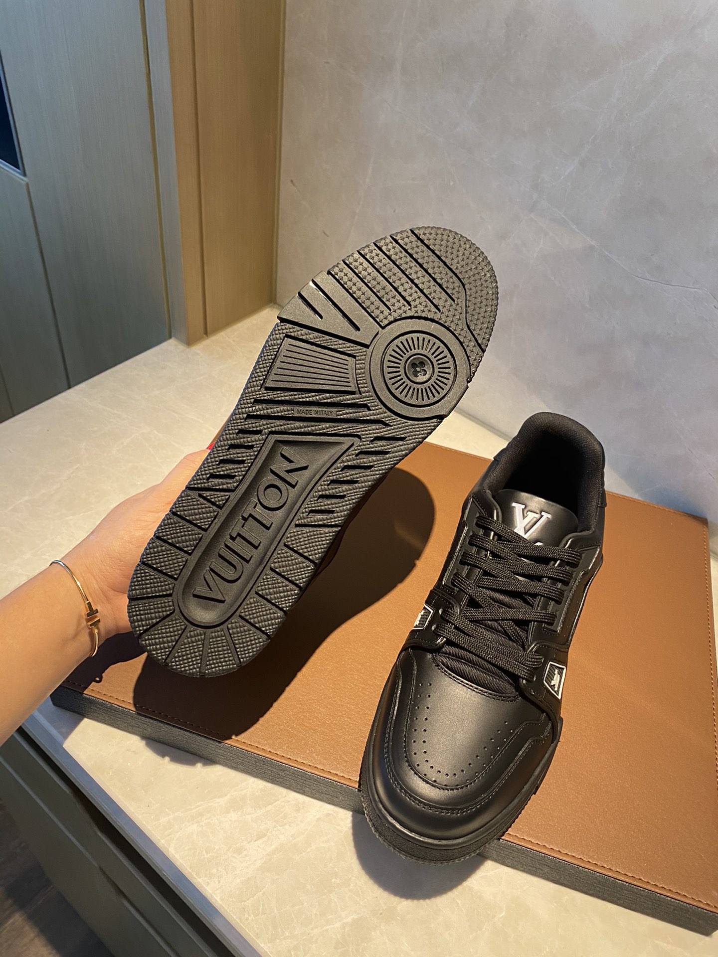 Louis Vuitton LV TRAINERS SNEAKER 9 - vstockx