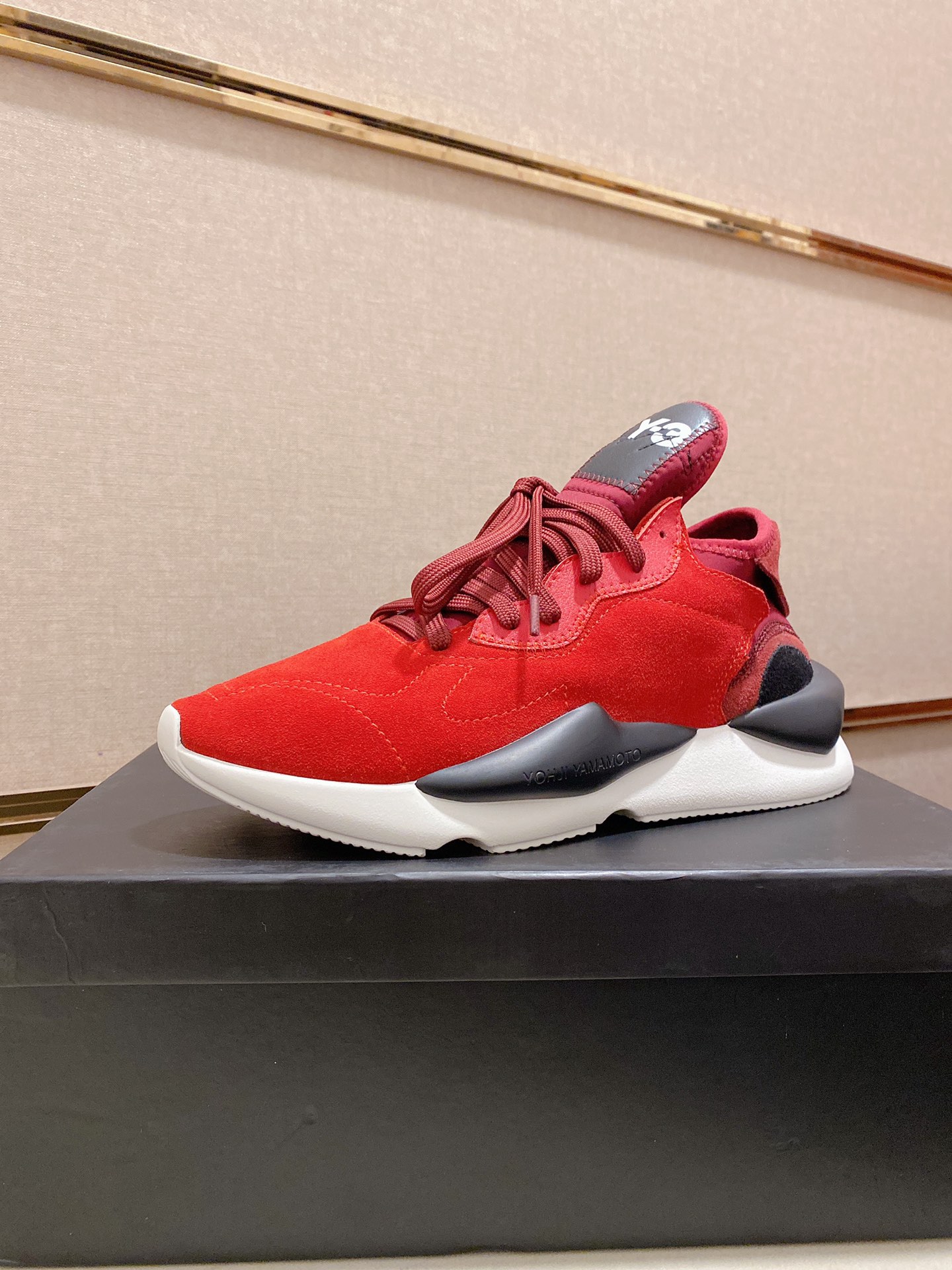 Y-3 Kaiwa Lace-Up Sneakers 17 - vstockx