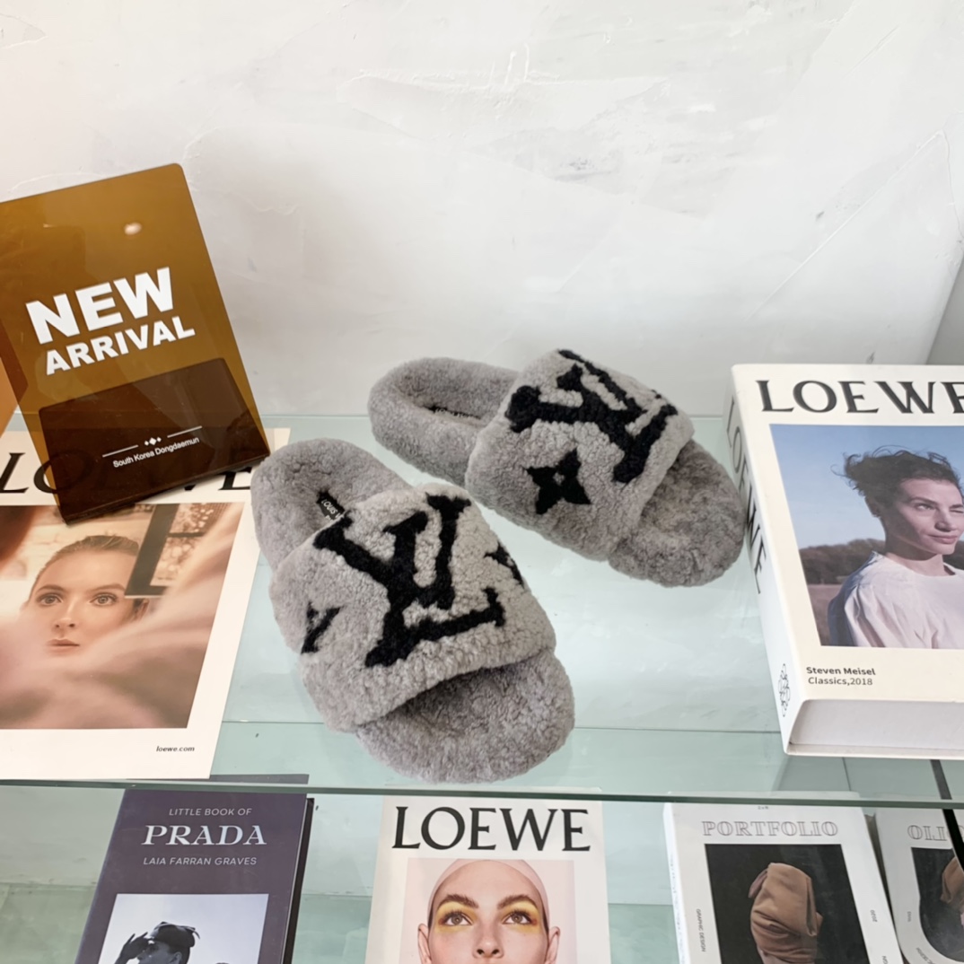 Louis Vuitton GLORIA FLAT LOAFERS WOMEN 12 - vstockx