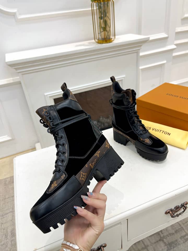 Louis Vuitton Laureate Platform Desert Boot Black - vstockx