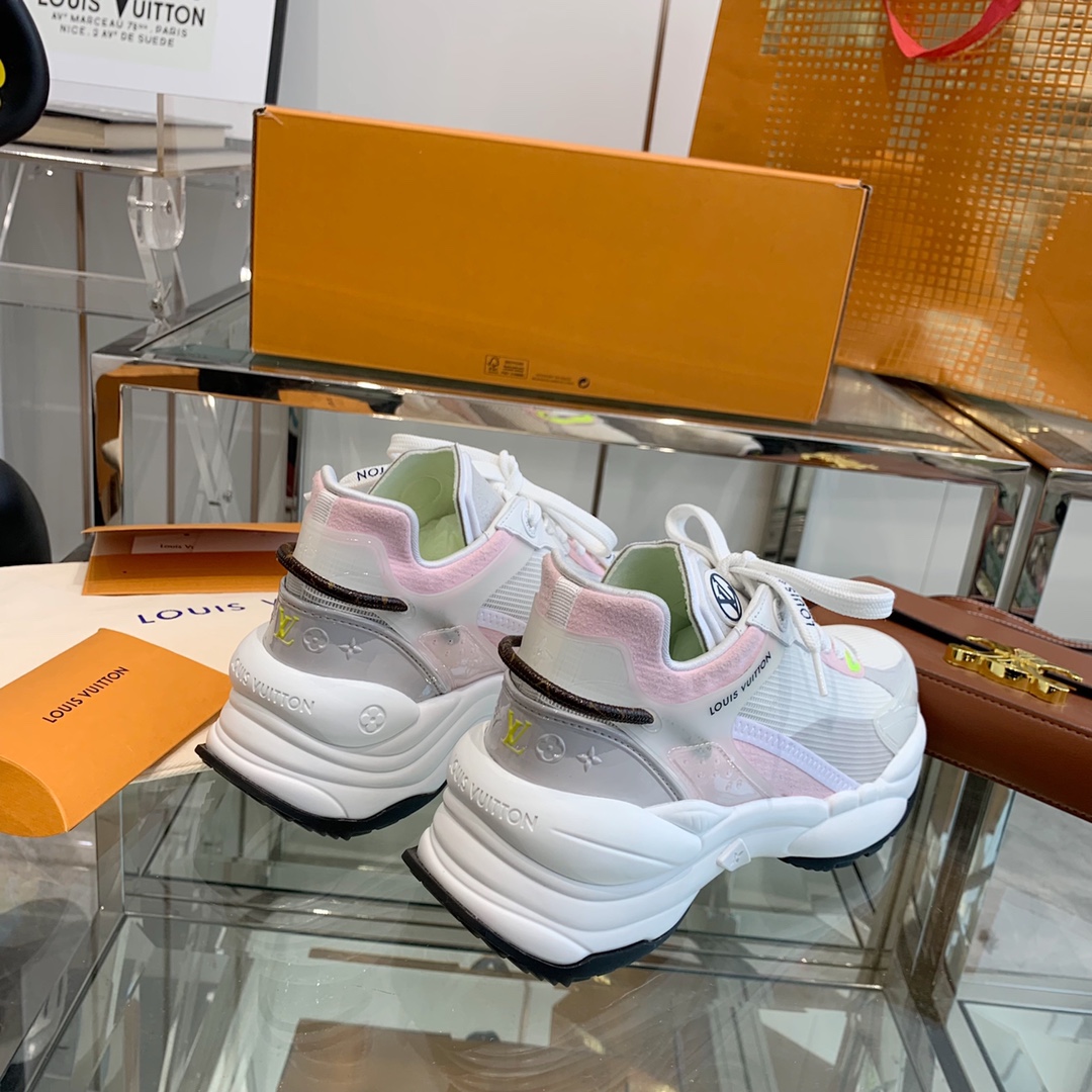 Louis Vuitton RUN 55 TRAINERS SNEAKER 3 - vstockx