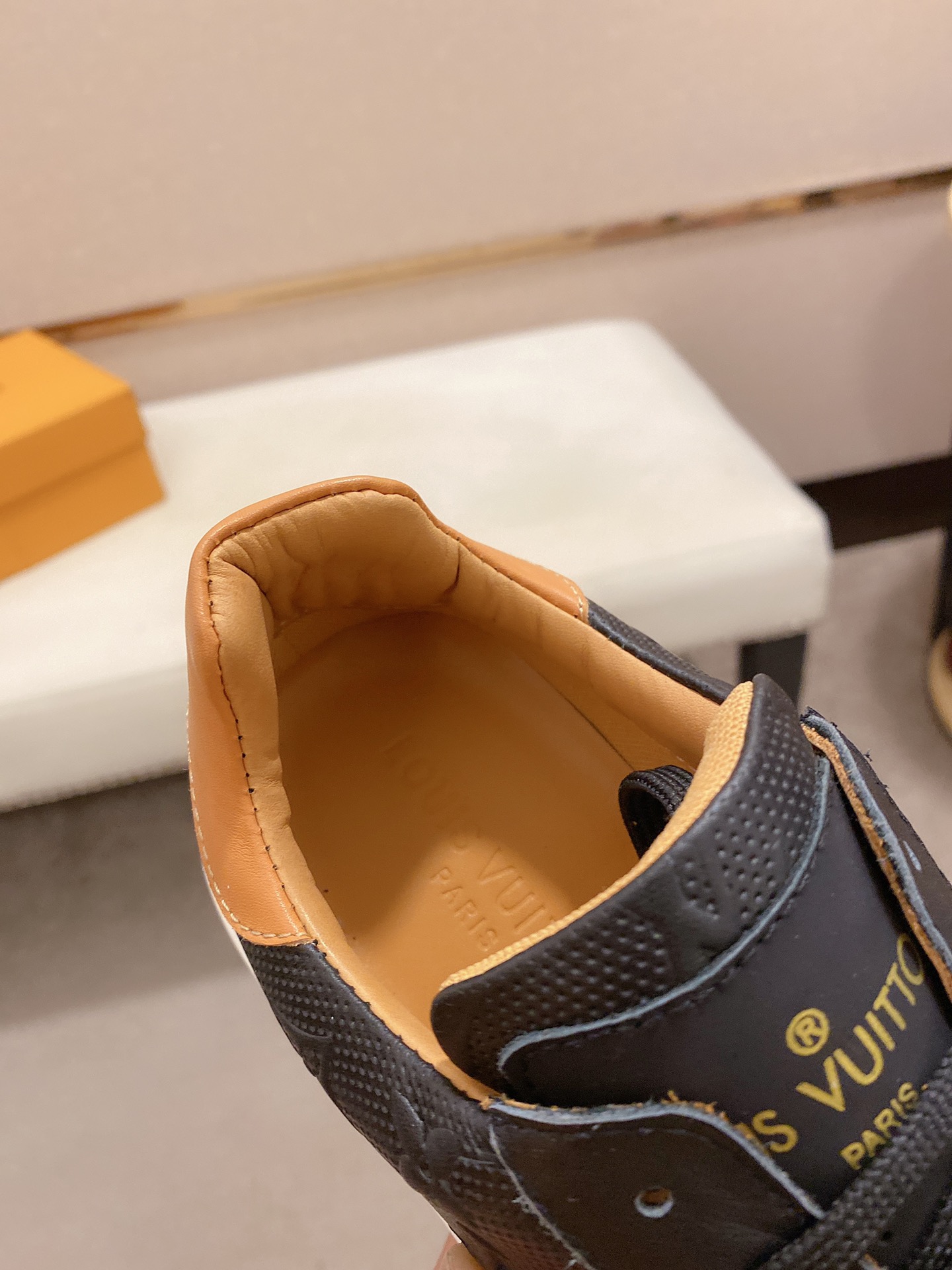 Louis Vuitton Low Top sneaker 119 - vstockx