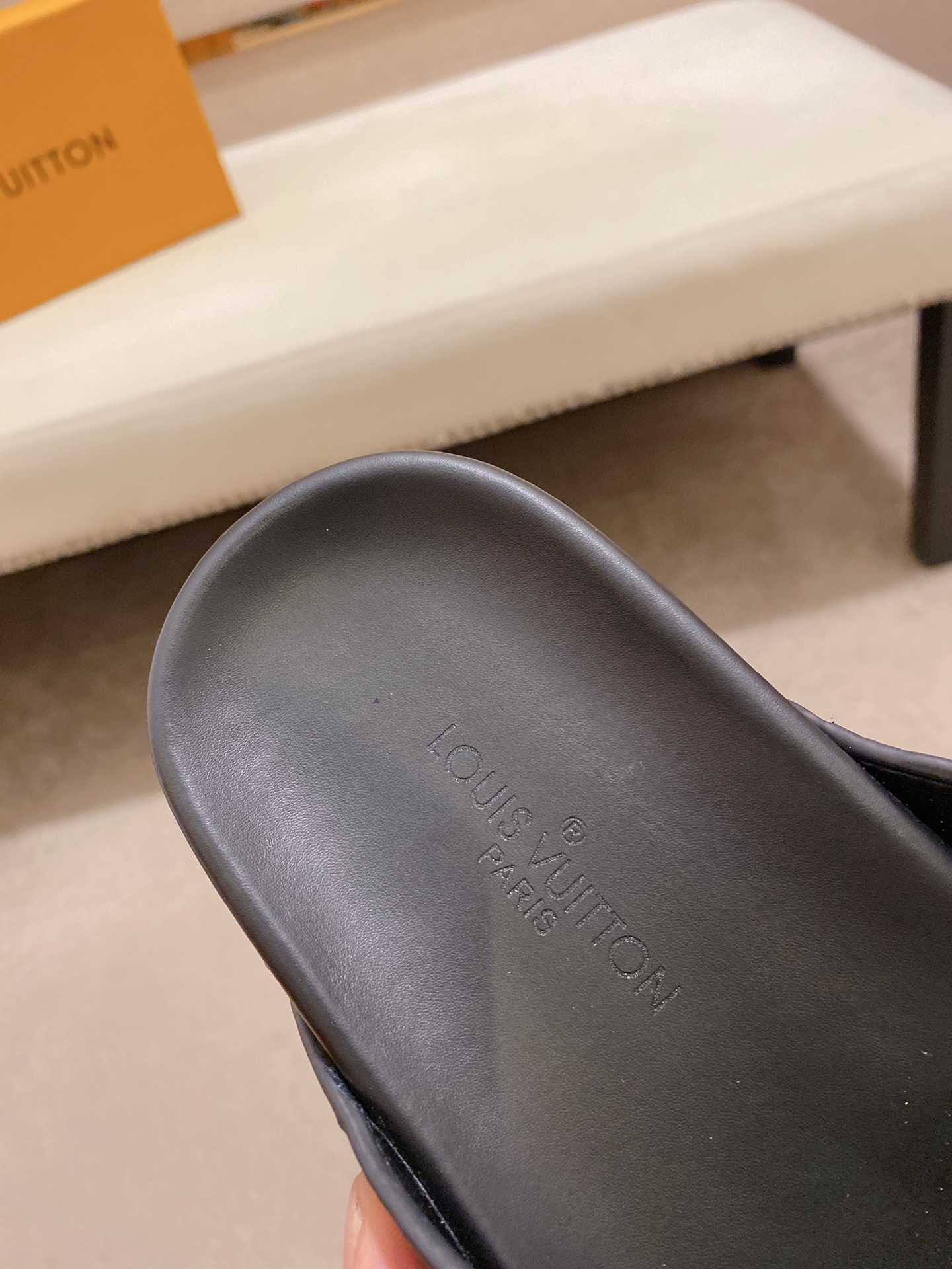 Louis Vuitton Slipper 9 - vstockx