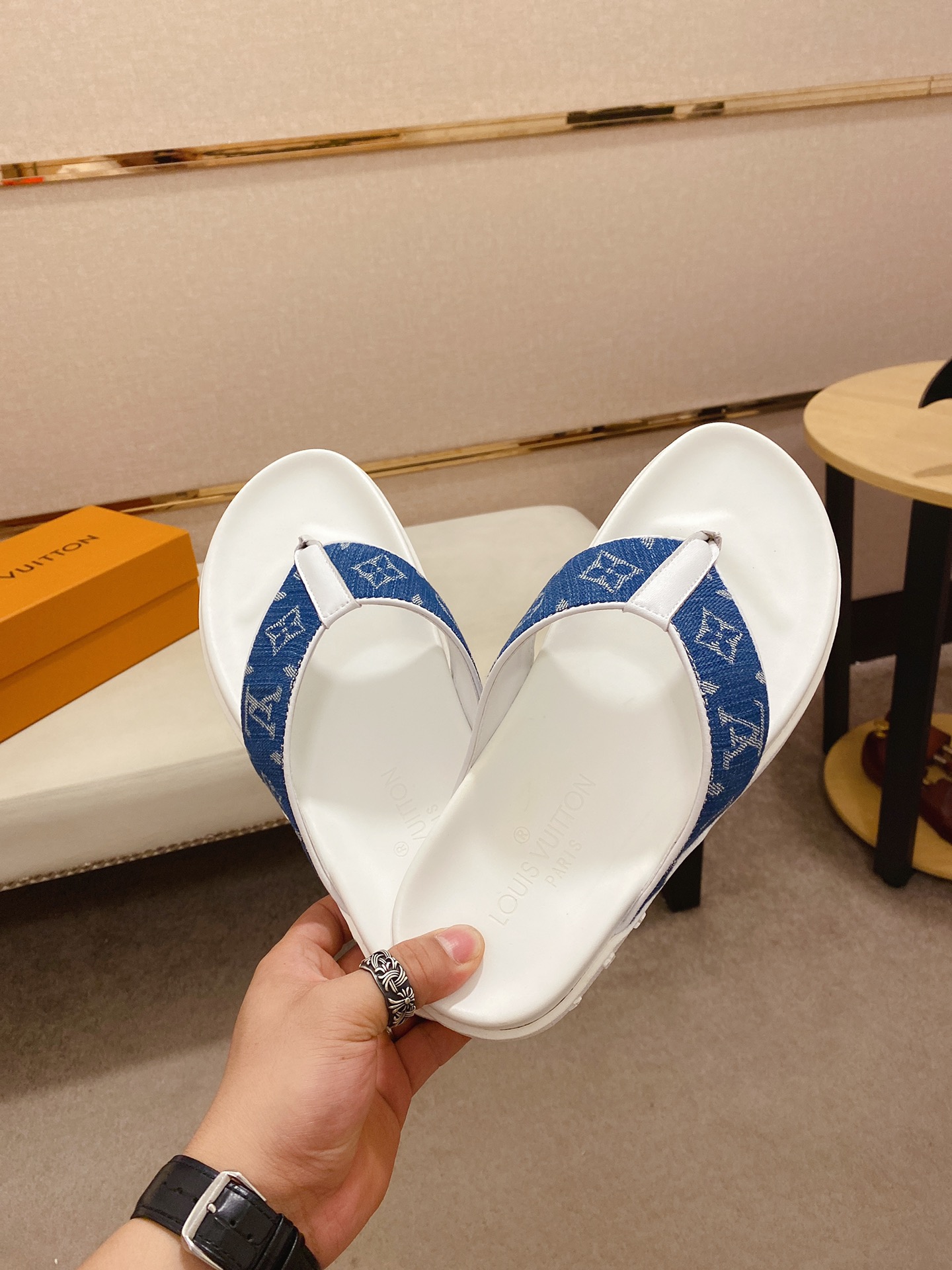 Louis Vuitton Slipper 17 - vstockx