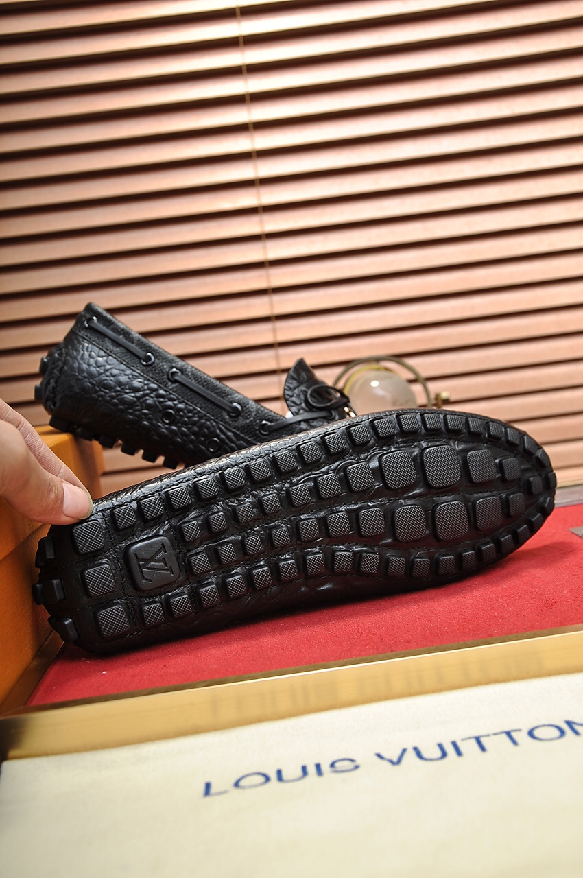 Louis Vuitton Leather Boots 6 - vstockx