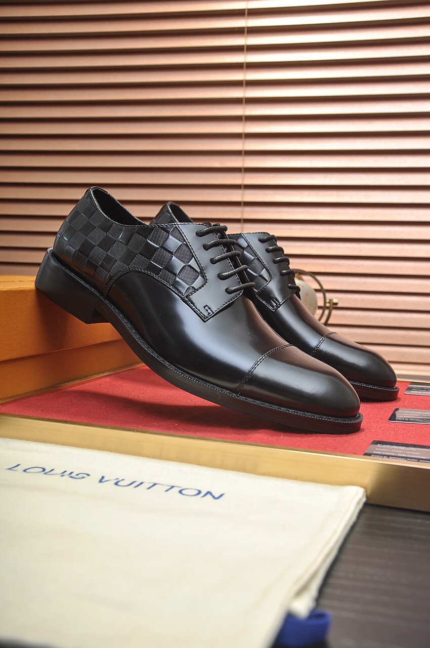 Louis Vuitton Leather Boots 45 - vstockx