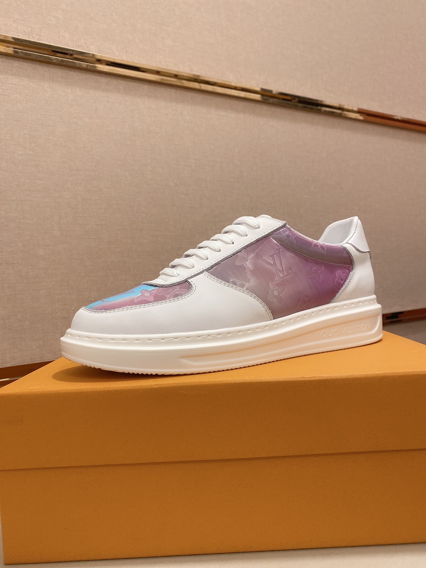 Louis Vuitton Low Top sneaker 116 - vstockx
