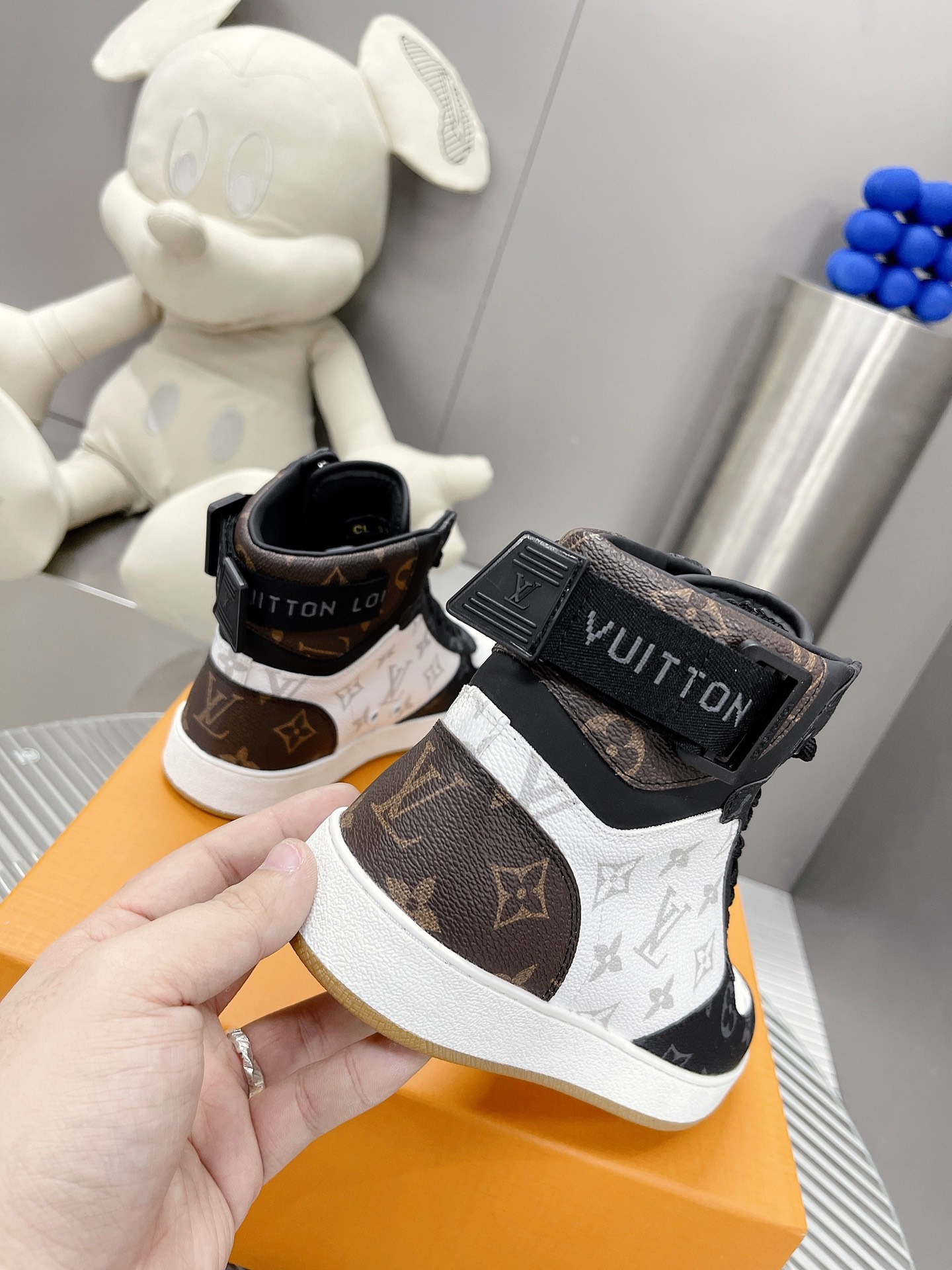 Louis Vuitton RIVOLI TRAINER BOOTS SNEAKER 11 - vstockx