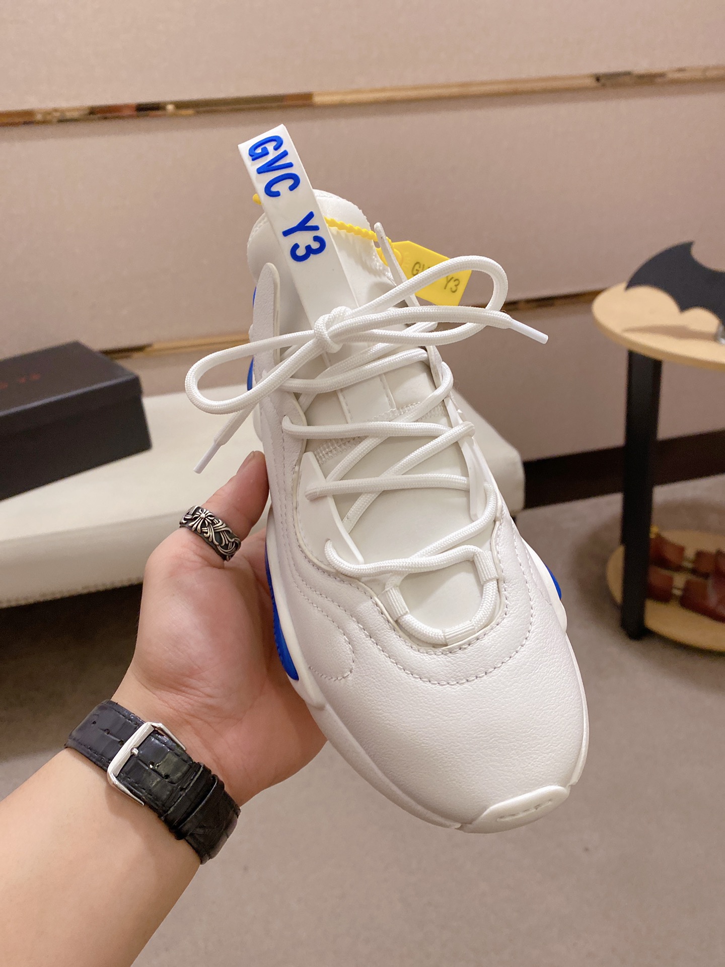 Y-3 Kaiwa Lace-Up Sneakers 1 - vstockx