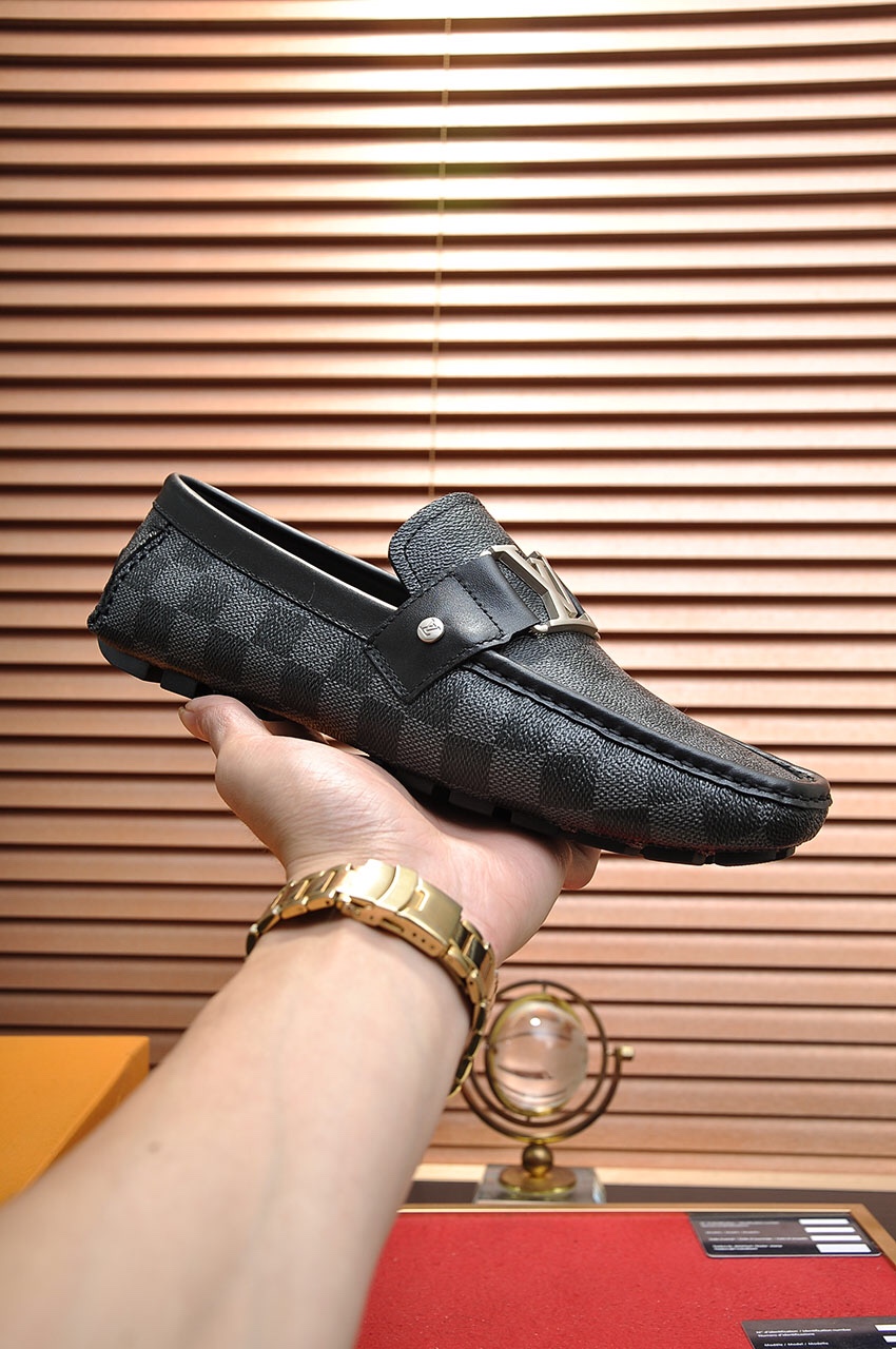 Louis Vuitton Leather Boots 10 - vstockx