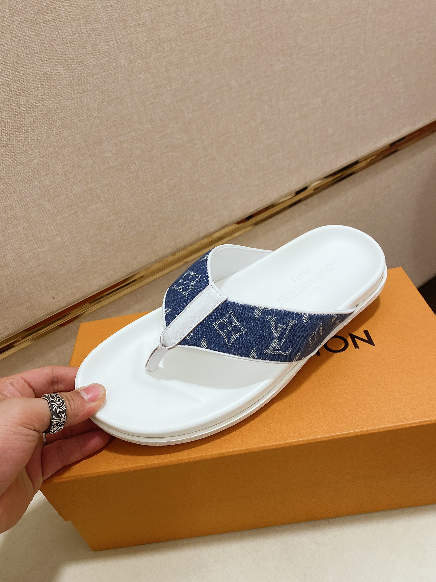 Louis Vuitton Slipper 17 - vstockx