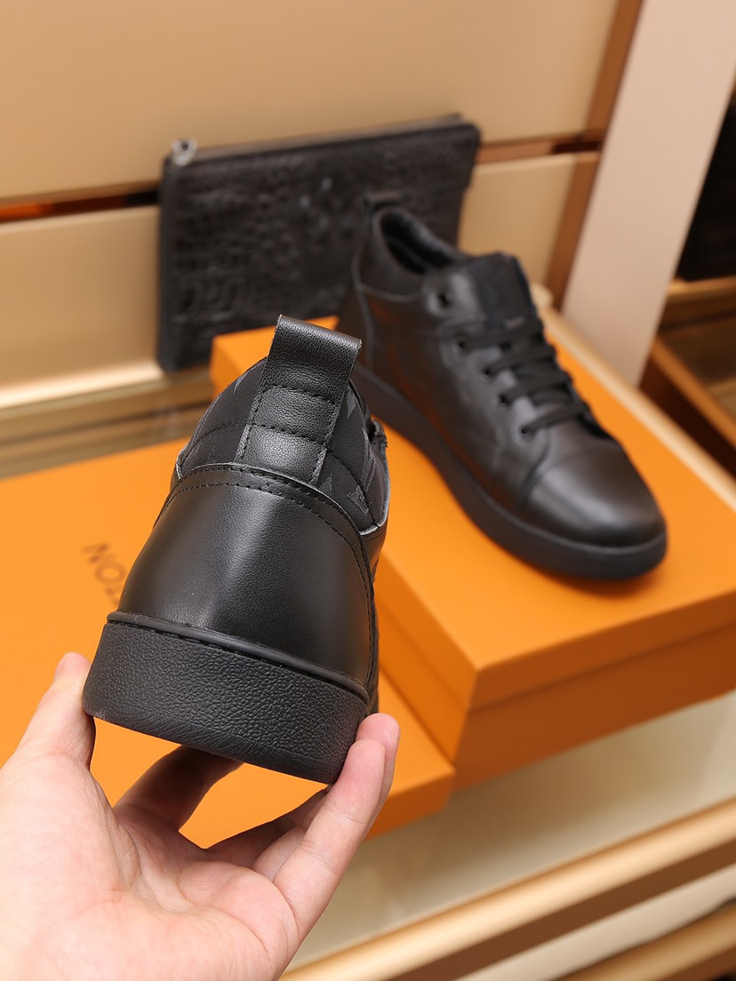 Louis Vuitton Low Top sneaker 4 - vstockx