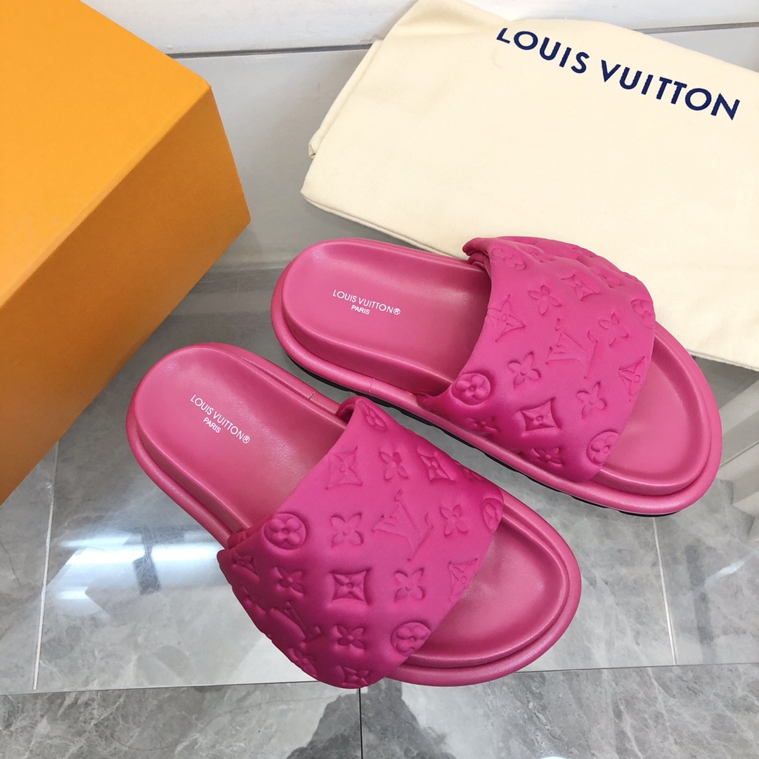 Louis Vuitton POOL PILLOW COMFORT MULES WOMEN 1 - vstockx