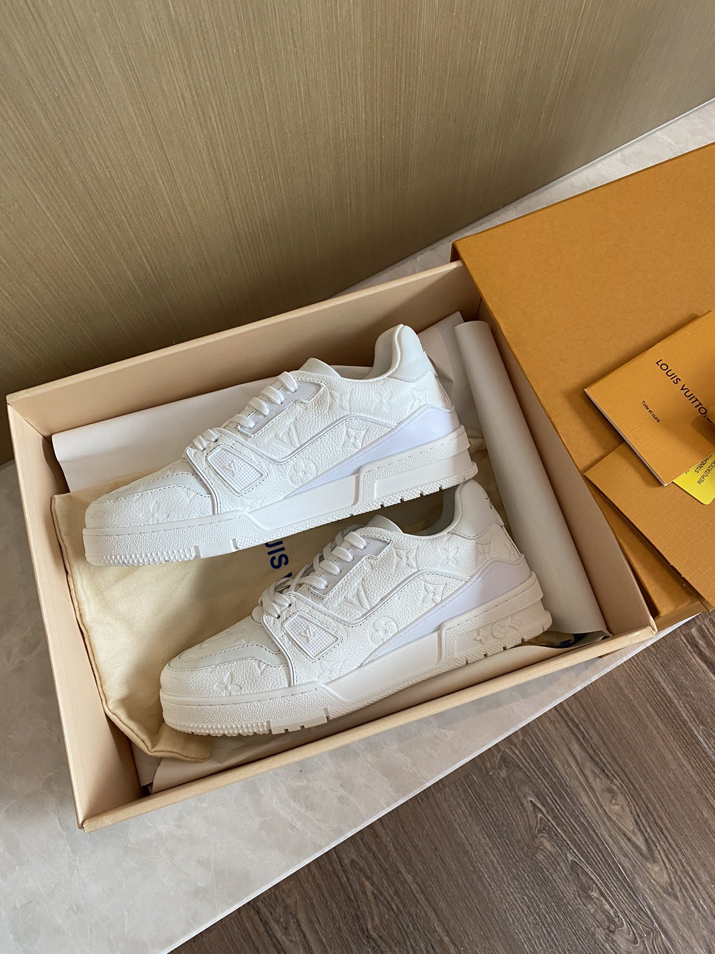 Louis Vuitton LV TRAINERS SNEAKER 9 - vstockx