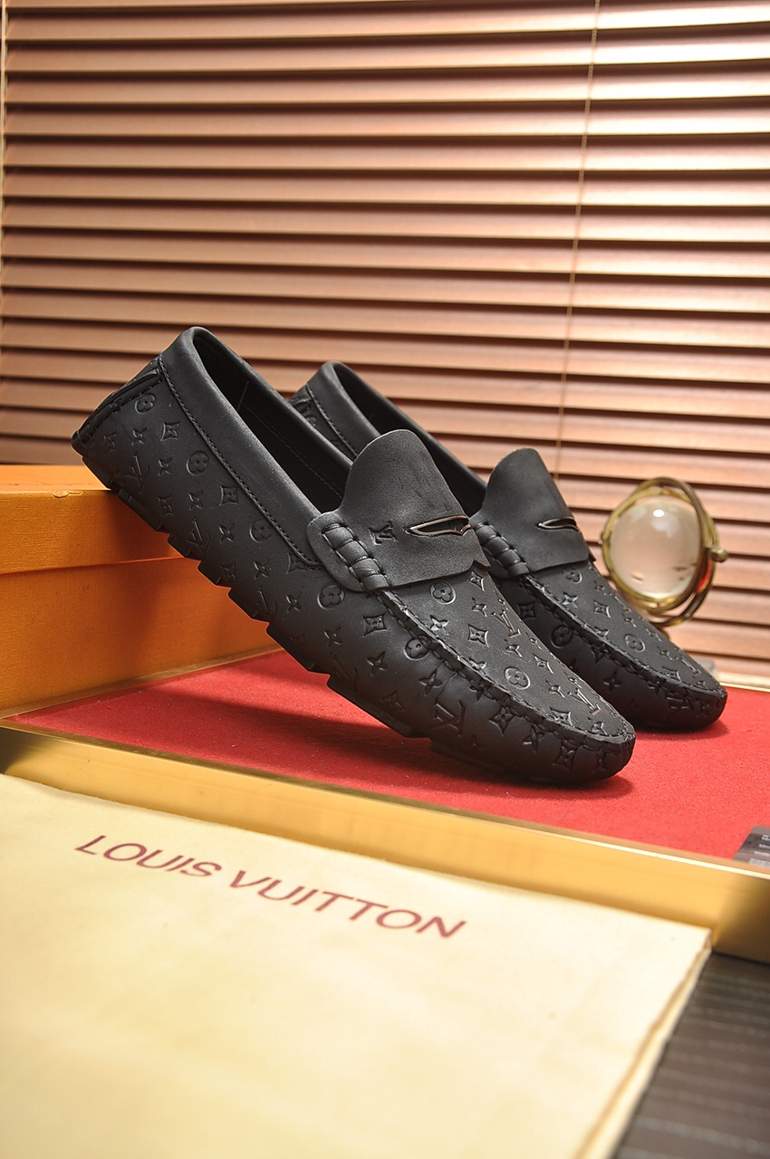 Louis Vuitton Leather Boots 26 - vstockx