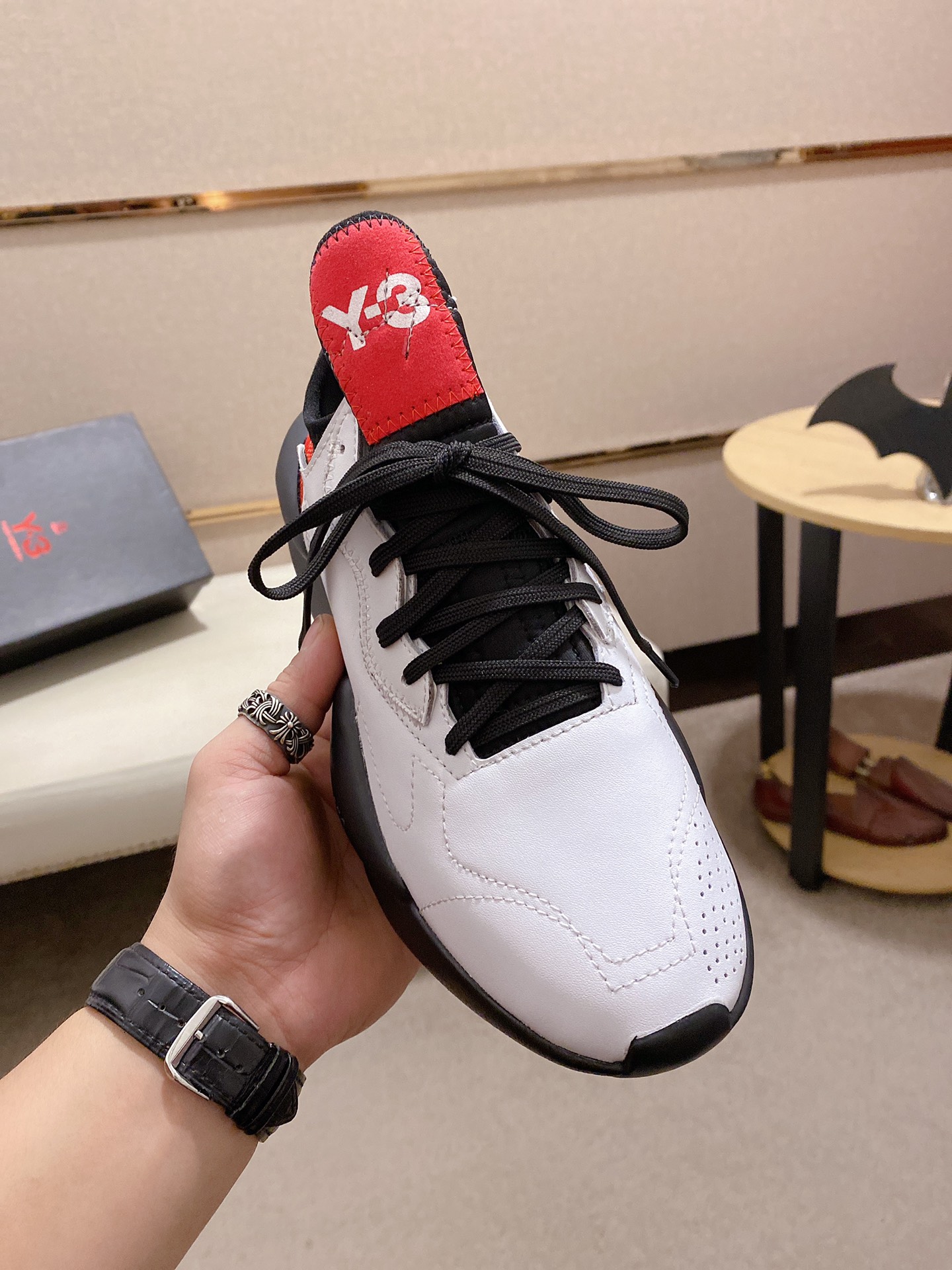 Y-3 Kaiwa Lace-Up Sneakers 20 - vstockx